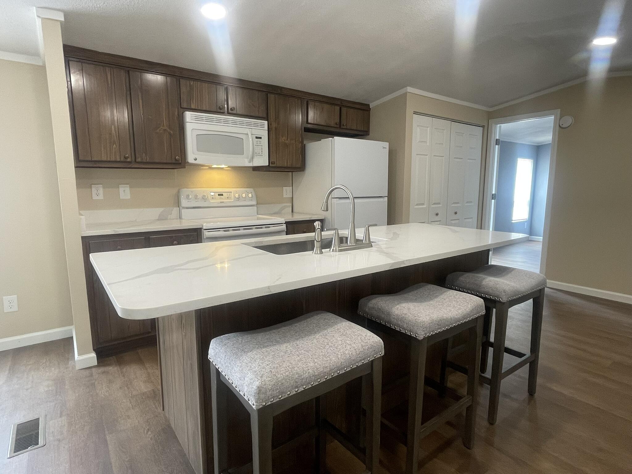 METES & BOUNDS - Residential Lease