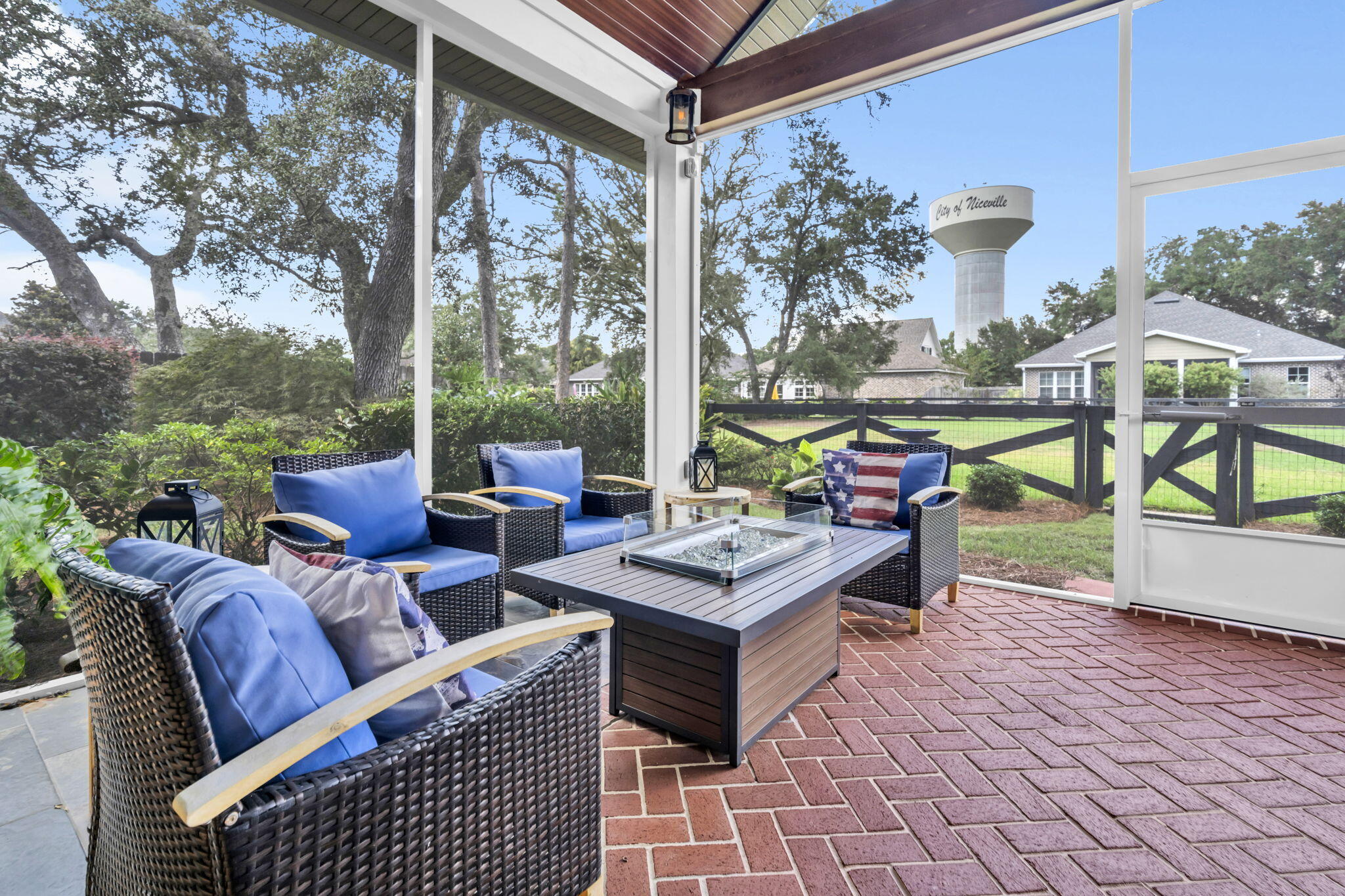 The Stables at Rocky Bayou - Residential