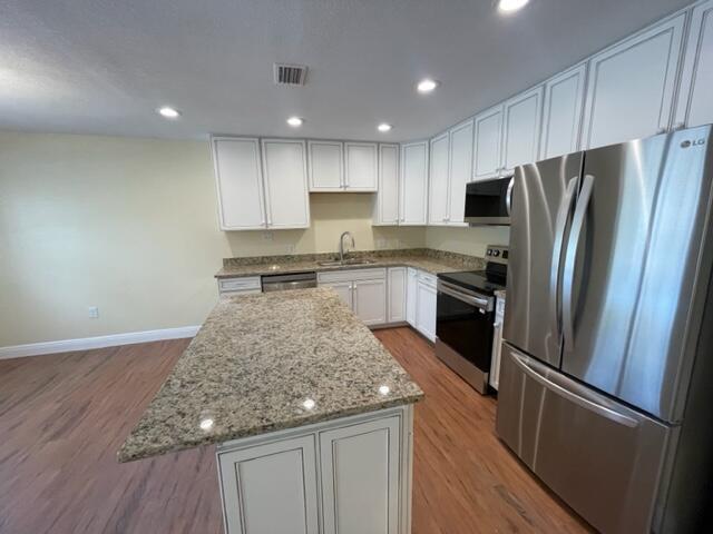 CRESCENT SHORES COM - Residential Lease