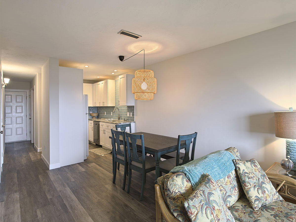 BOOTH BAY T/H - Residential