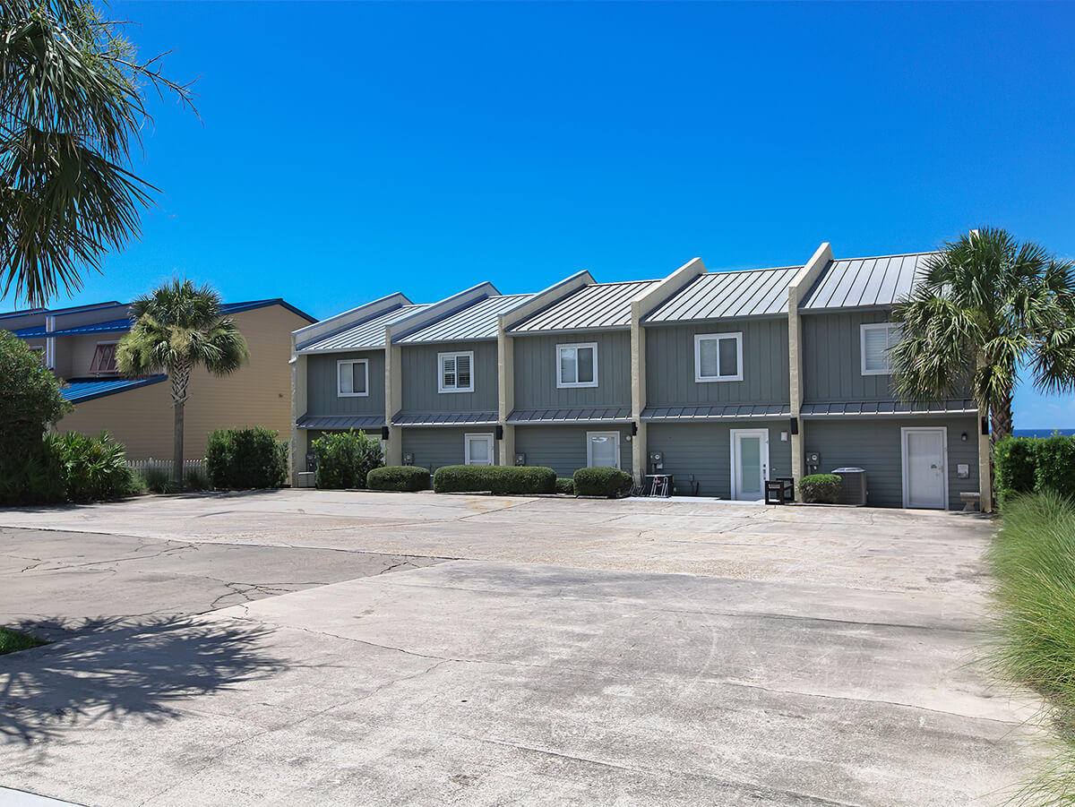 BOOTH BAY T/H - Residential