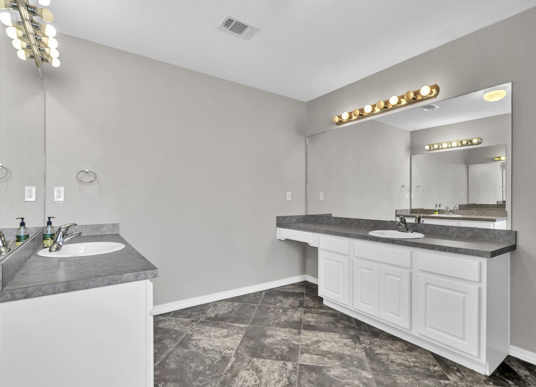 SKY RIDGE ESTATES 1ST ADD - Residential