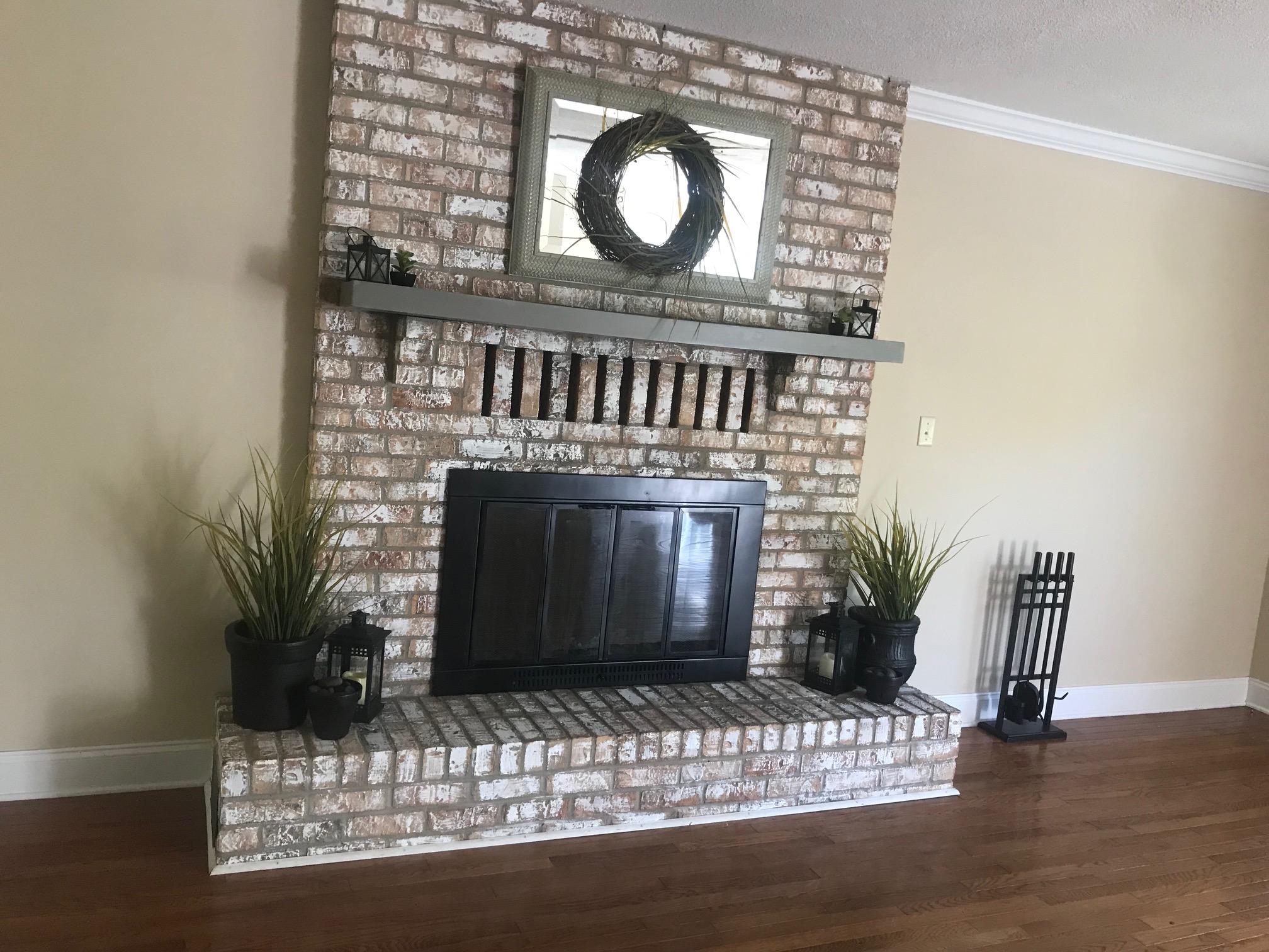 1st Spring Lake add to Kelly Homes Subd Lot1 BLK E - Residential