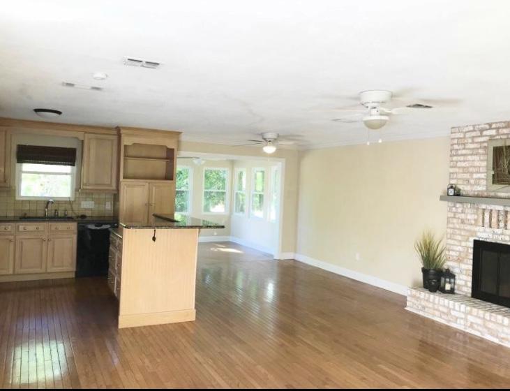 1st Spring Lake add to Kelly Homes Subd Lot1 BLK E - Residential