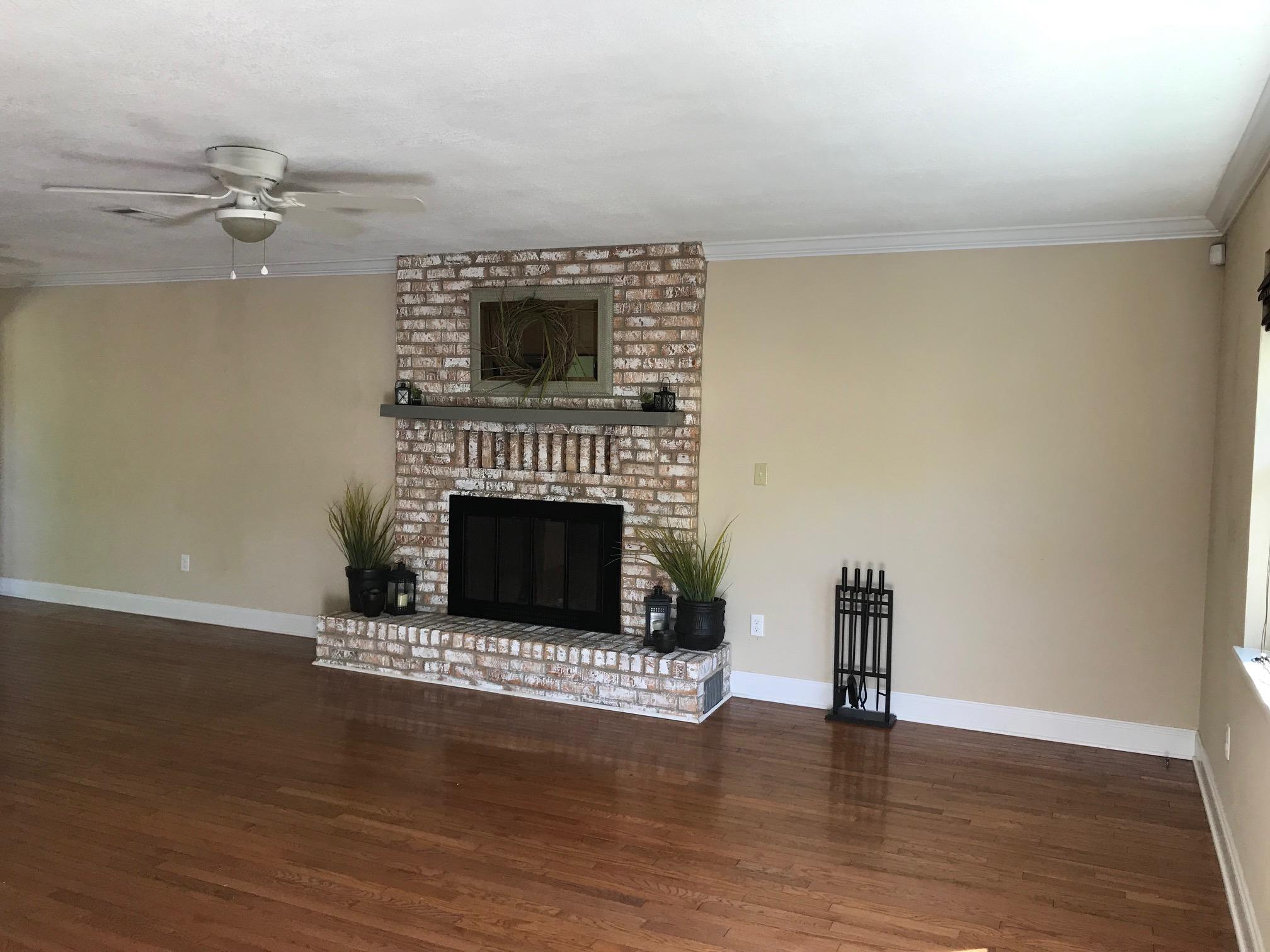 1st Spring Lake add to Kelly Homes Subd Lot1 BLK E - Residential