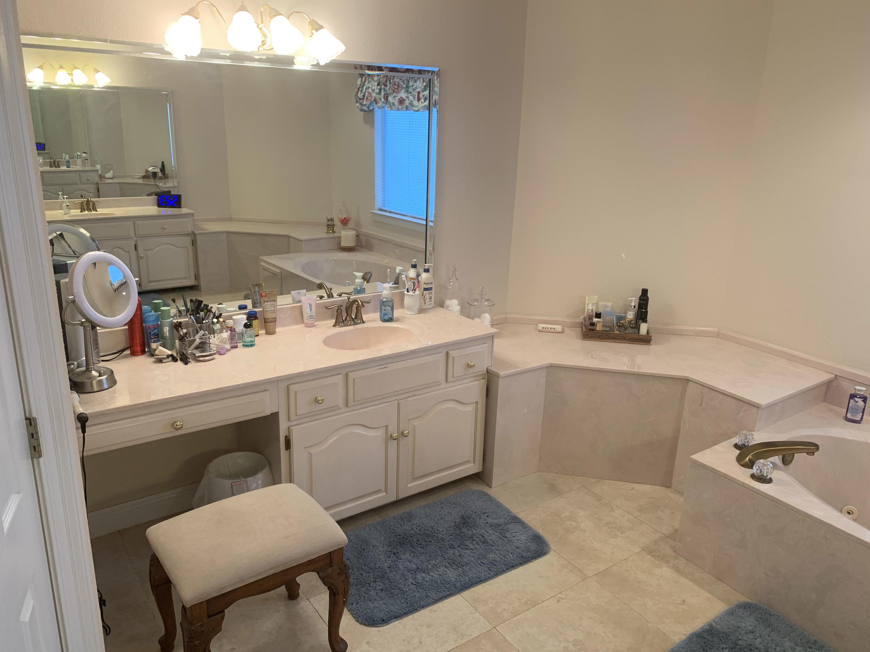 LAKE LORRAINE ESTATES - Residential