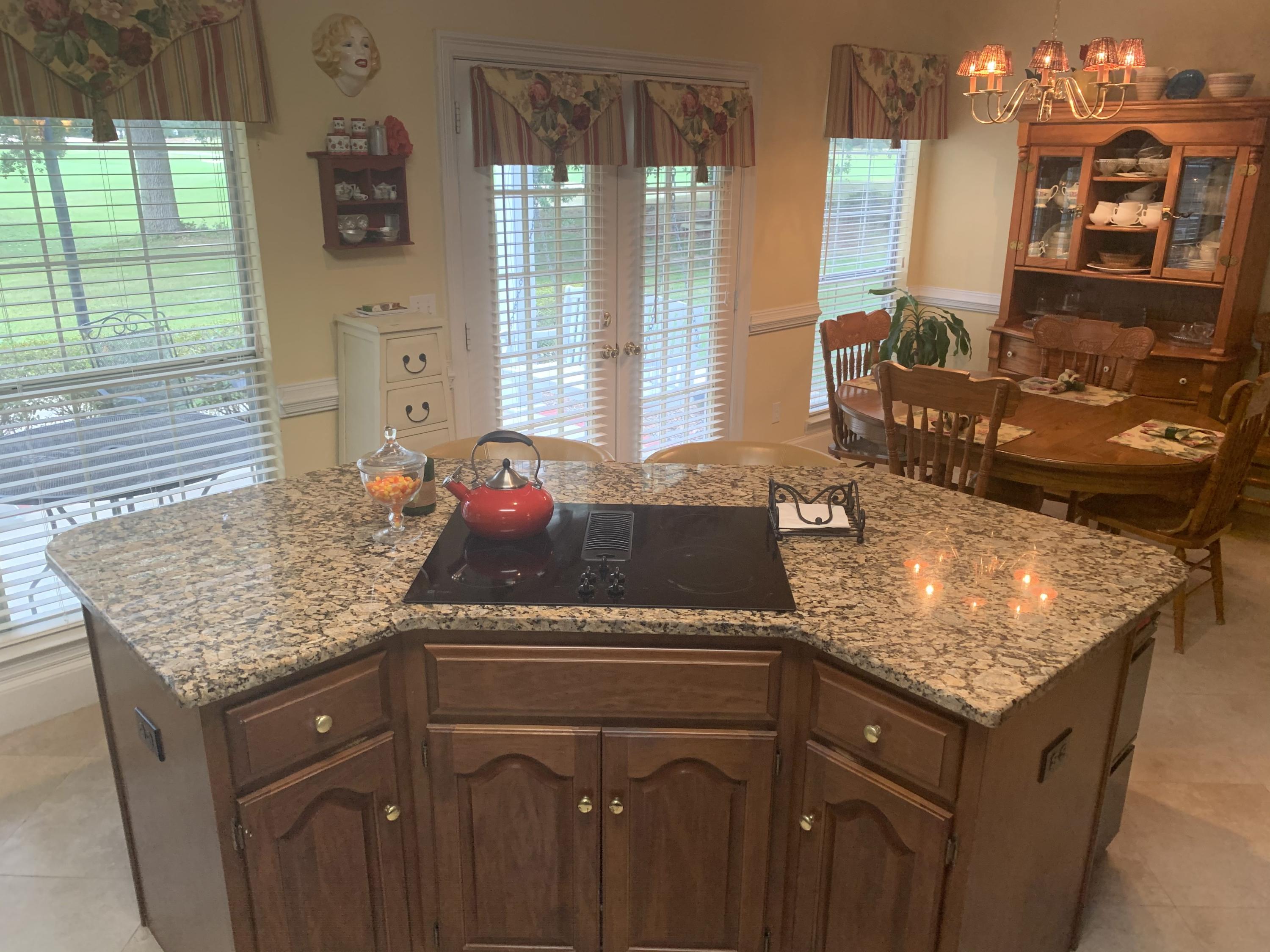 LAKE LORRAINE ESTATES - Residential