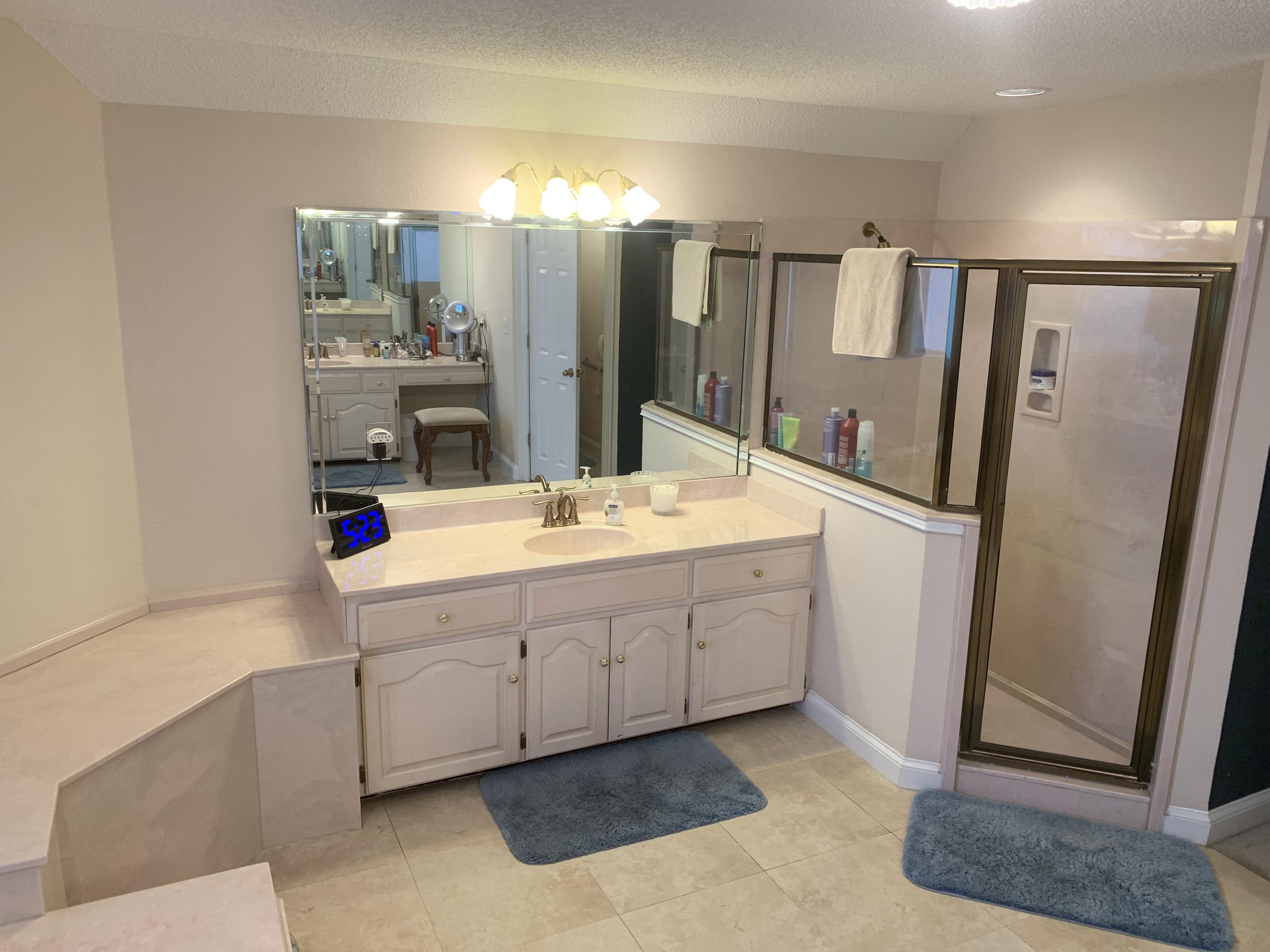 LAKE LORRAINE ESTATES - Residential