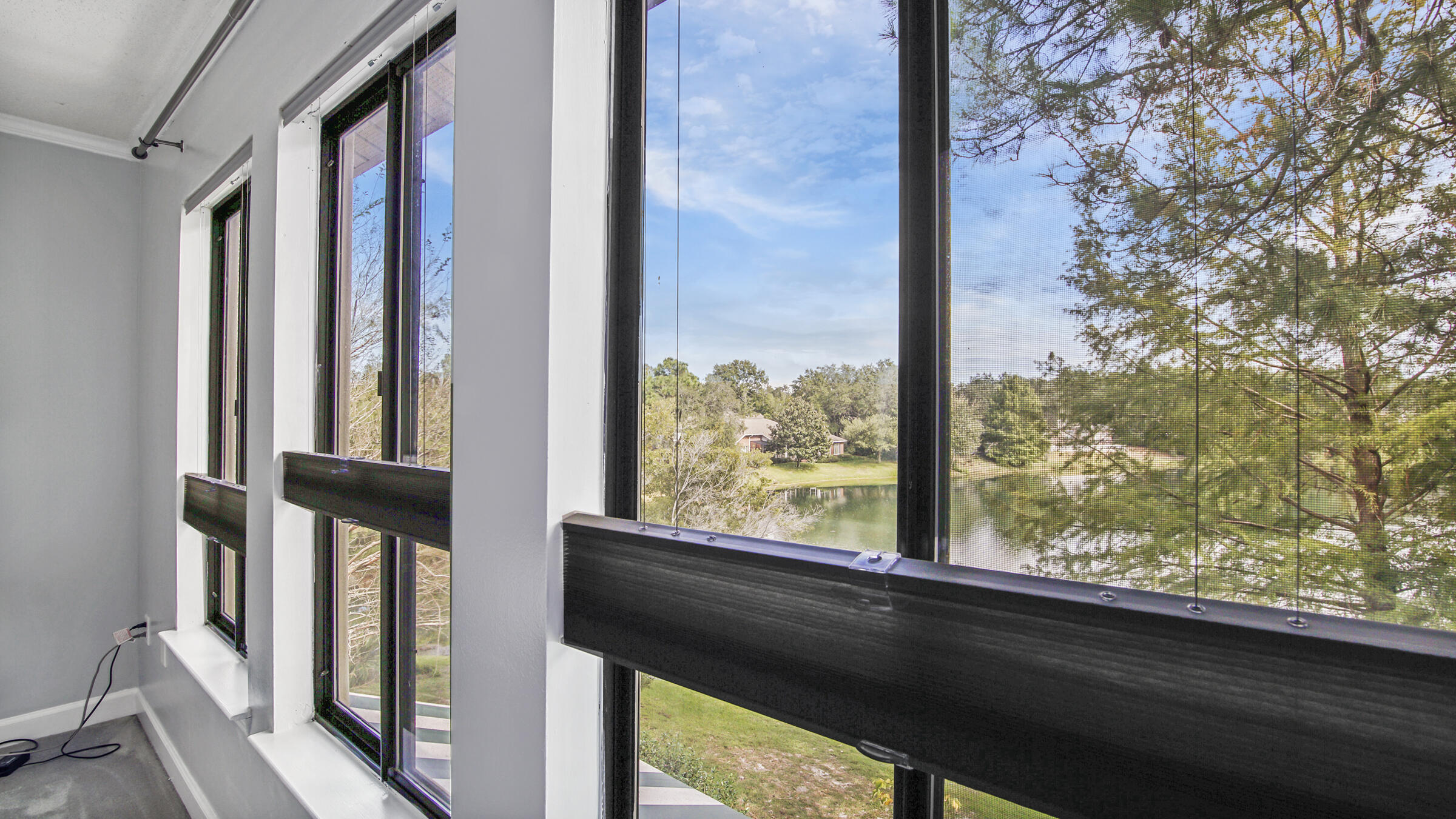 LAKESIDE CONDO AT BLUEWATER BAY - Residential