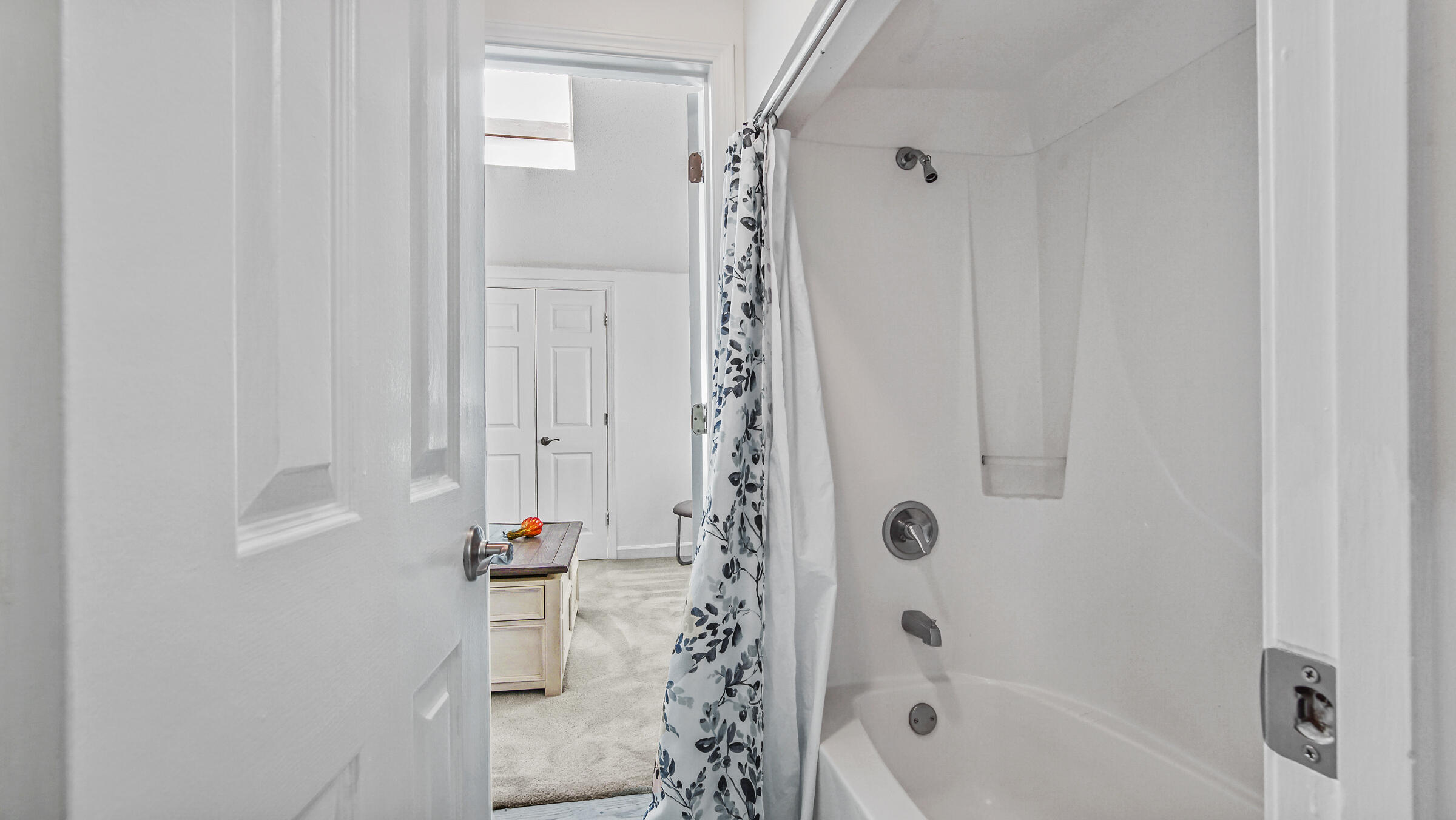 LAKESIDE CONDO AT BLUEWATER BAY - Residential