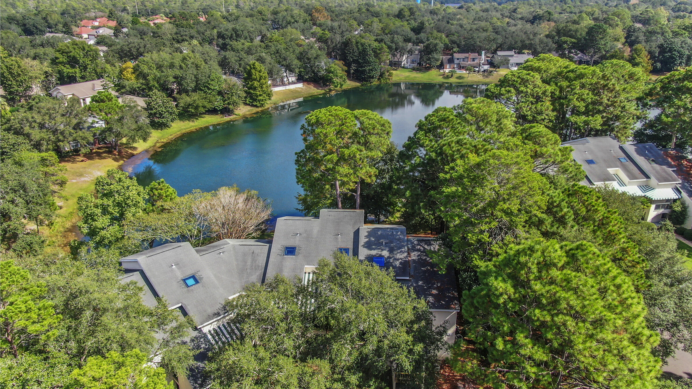 LAKESIDE CONDO AT BLUEWATER BAY - Residential