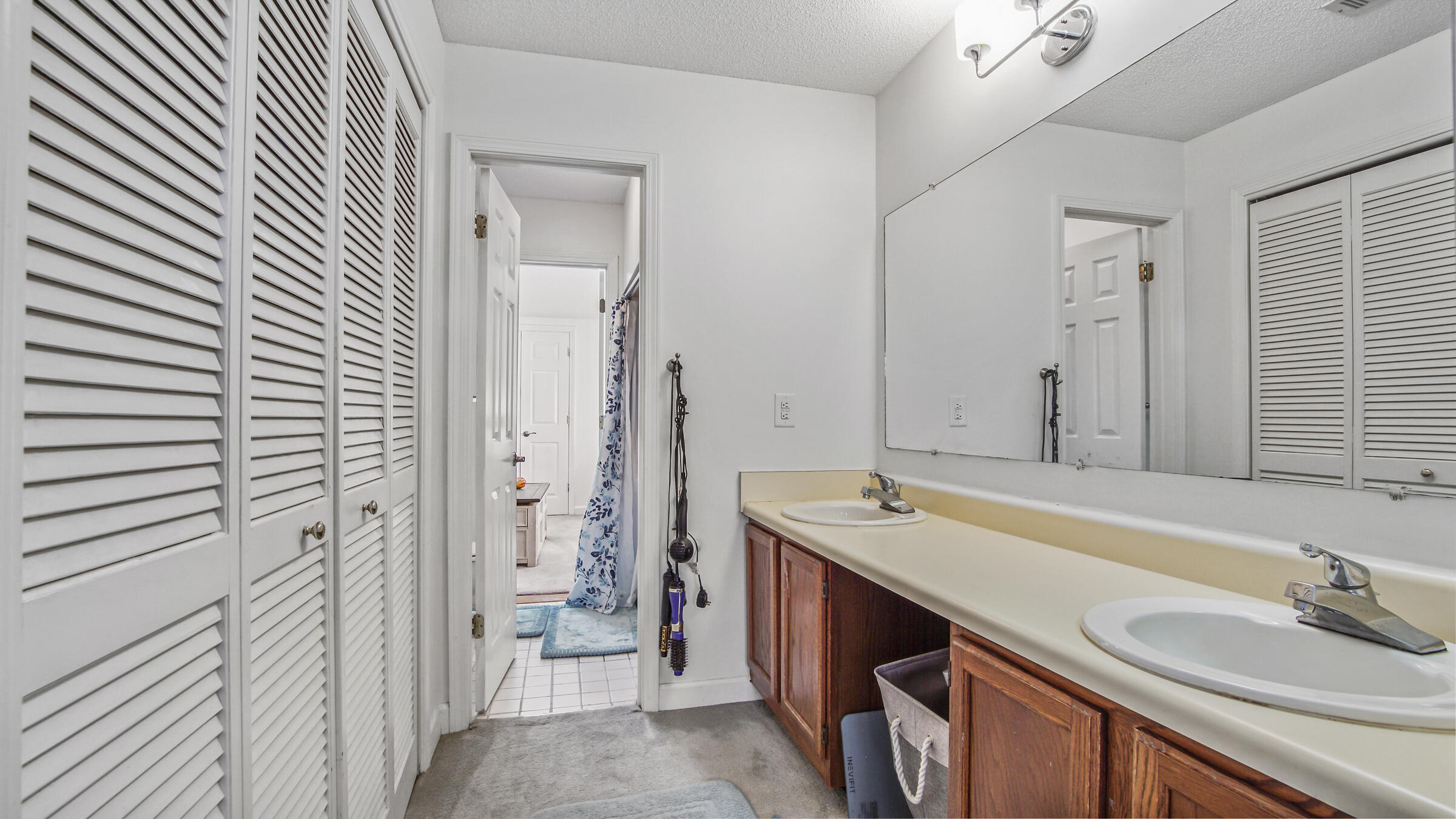 LAKESIDE CONDO AT BLUEWATER BAY - Residential