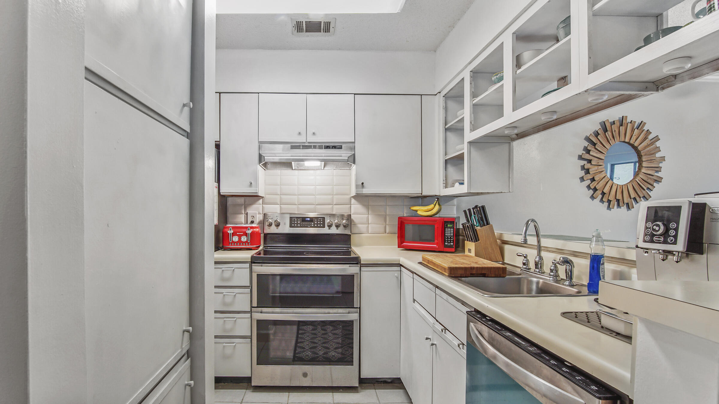 LAKESIDE CONDO AT BLUEWATER BAY - Residential