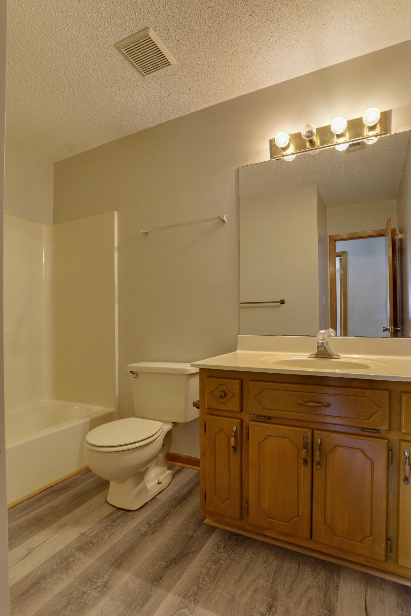 COUNTRYVIEW ESTATES 3RD ADDN - Residential