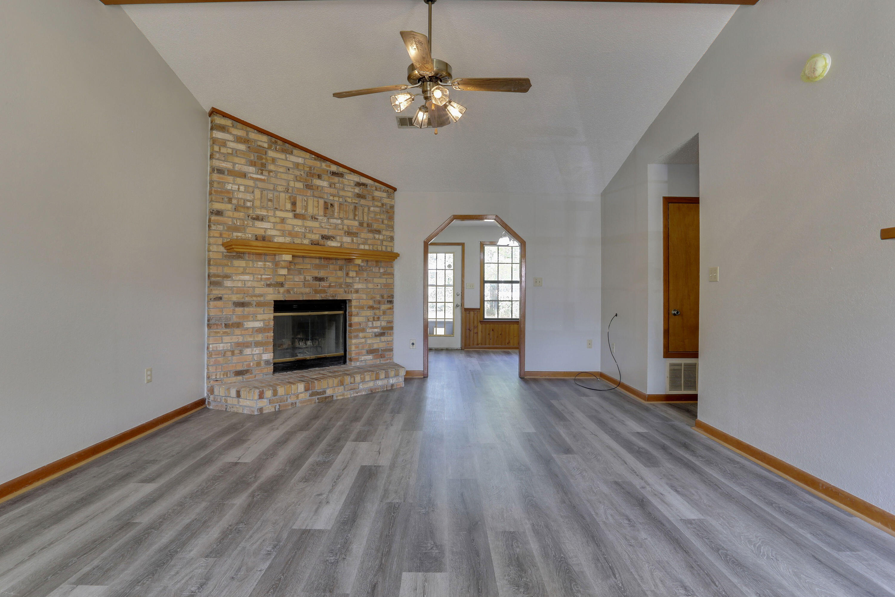 COUNTRYVIEW ESTATES 3RD ADDN - Residential