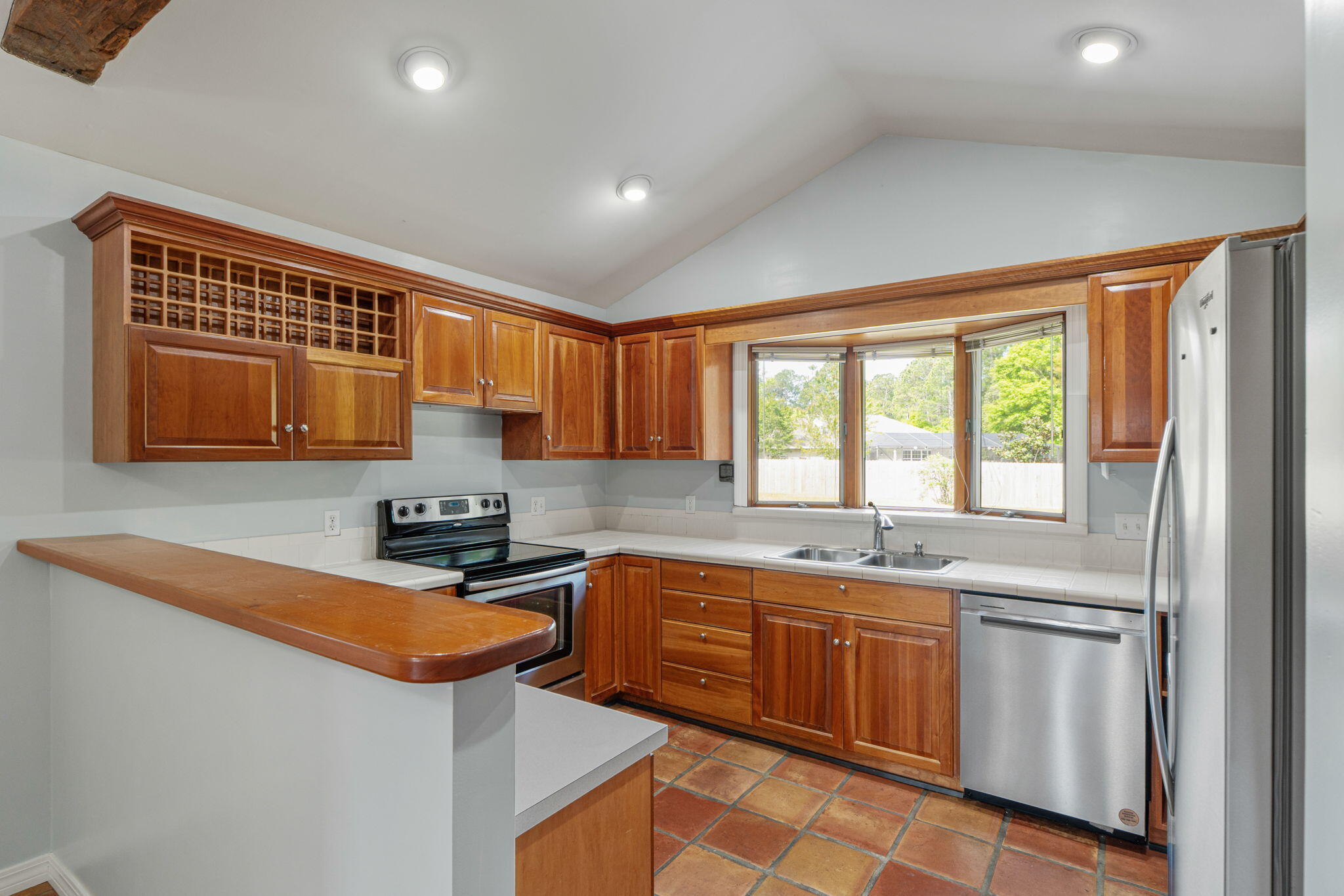HOLLEY BY THE SEA - Residential
