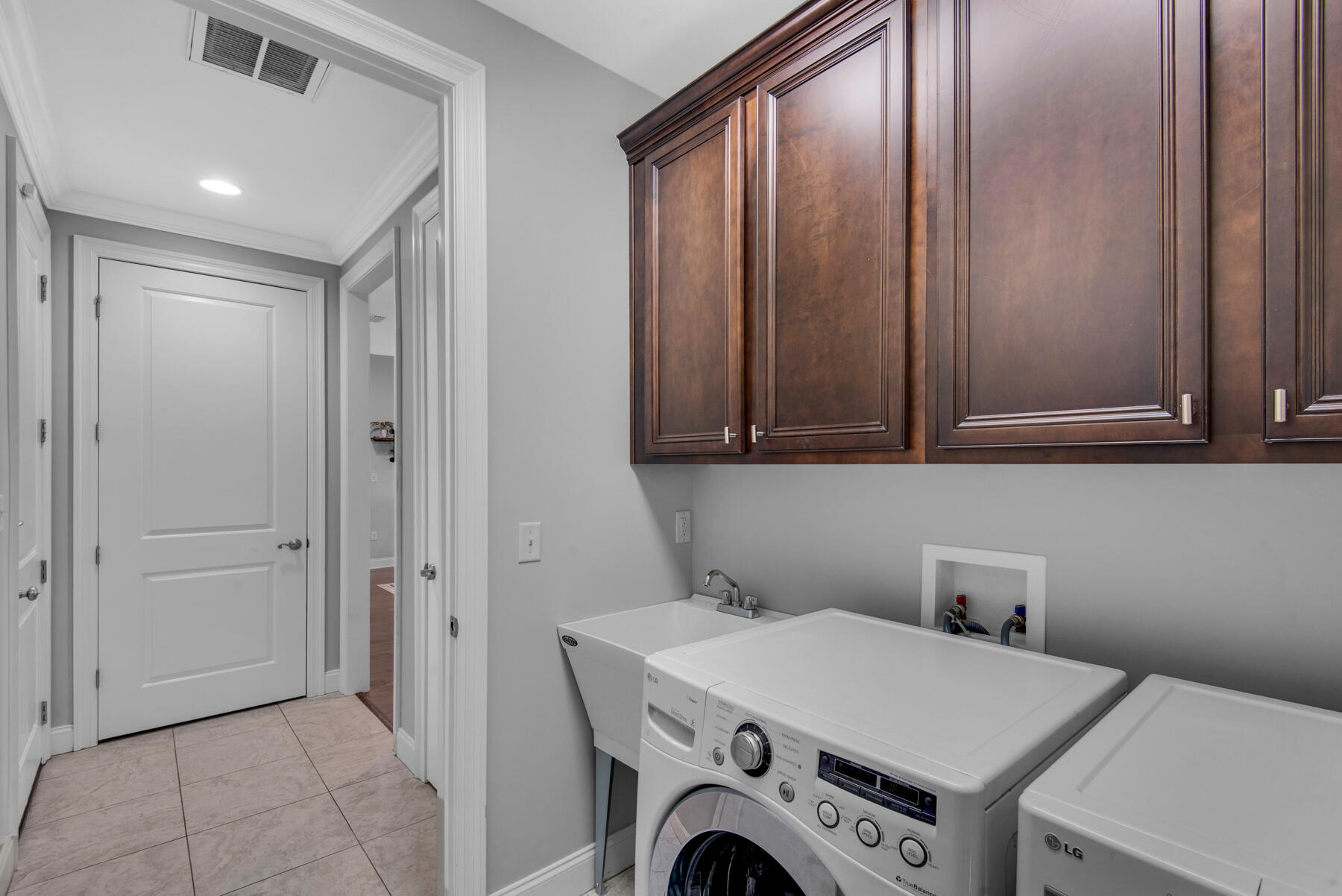 MAGNOLIA WOODS - Residential