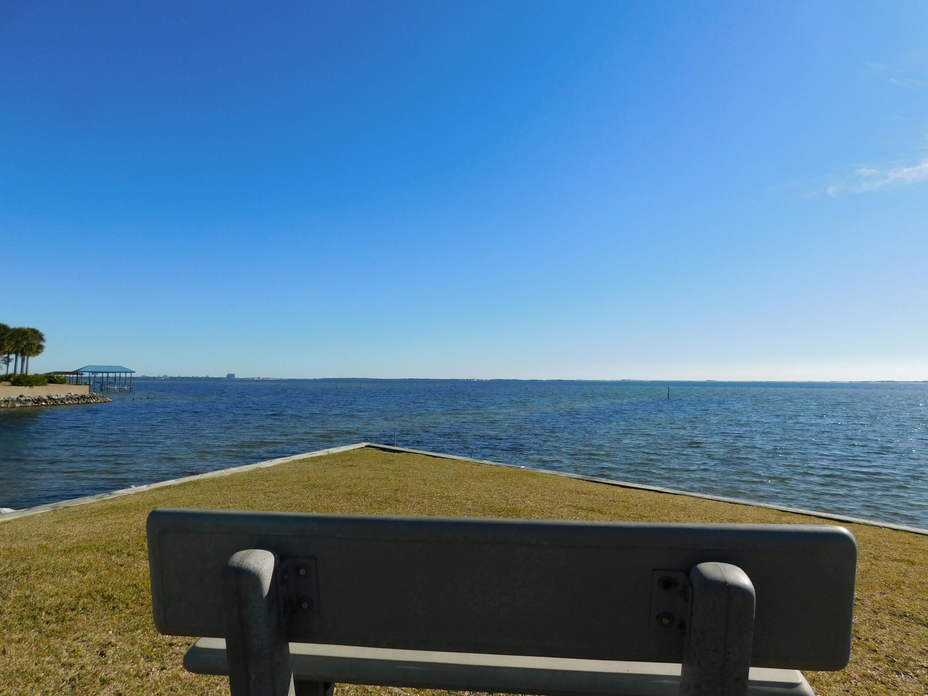 FINISTERRA CONDO - Residential