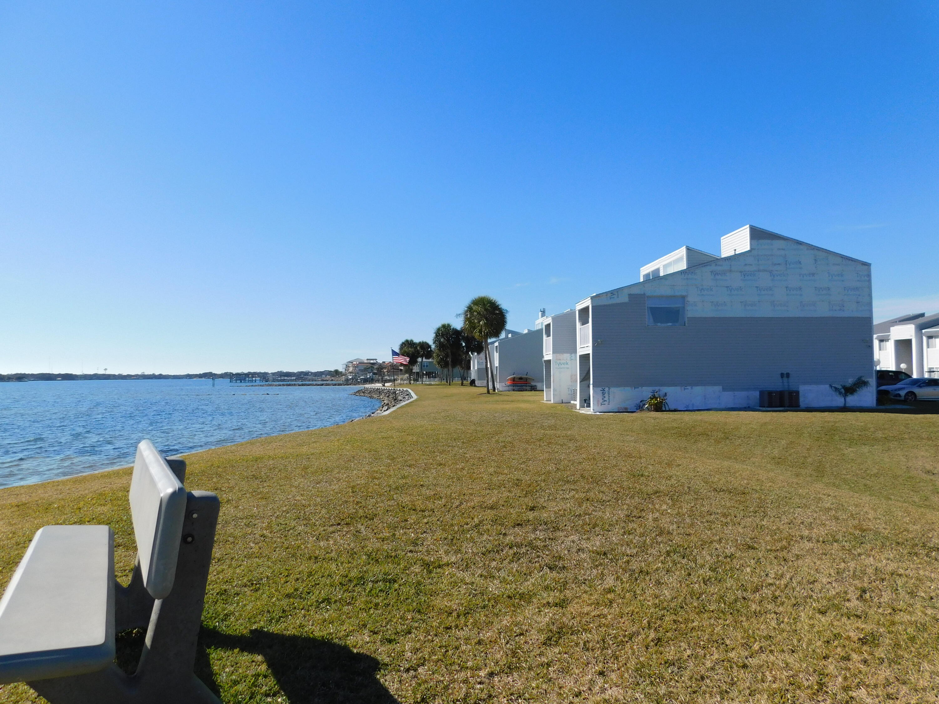 FINISTERRA CONDO - Residential