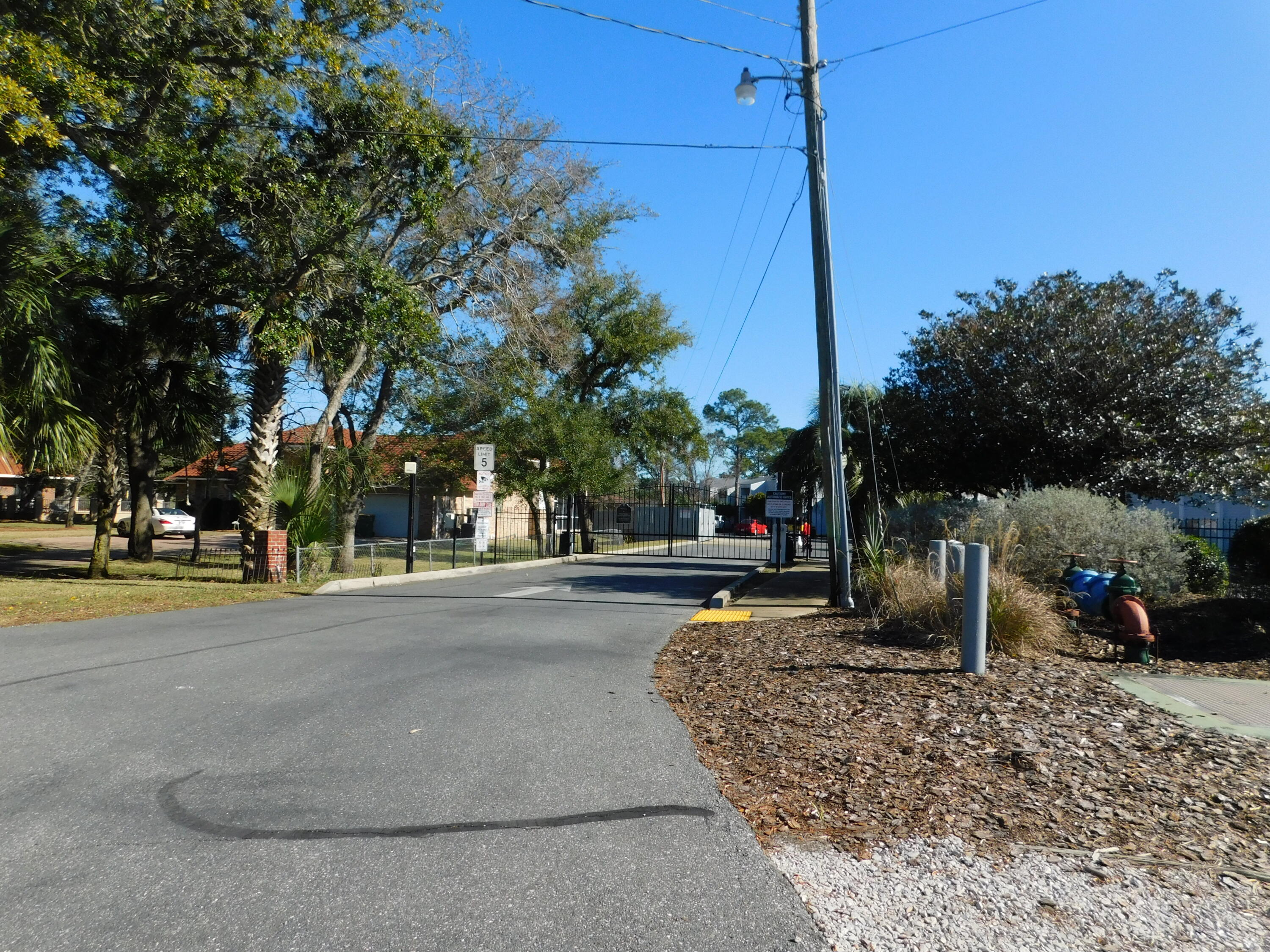 FINISTERRA CONDO - Residential