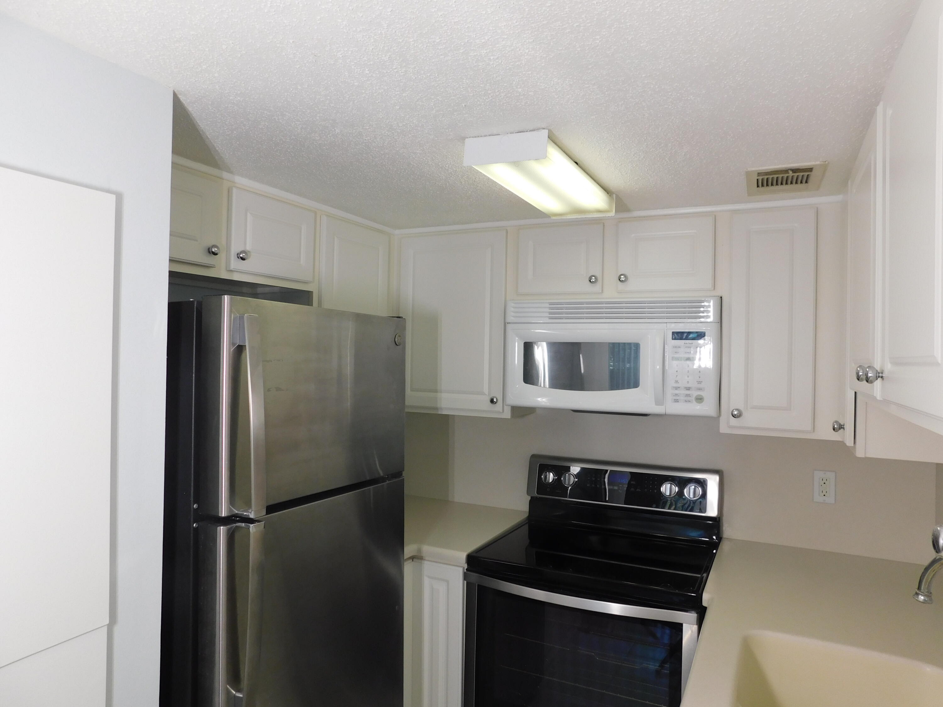 FINISTERRA CONDO - Residential