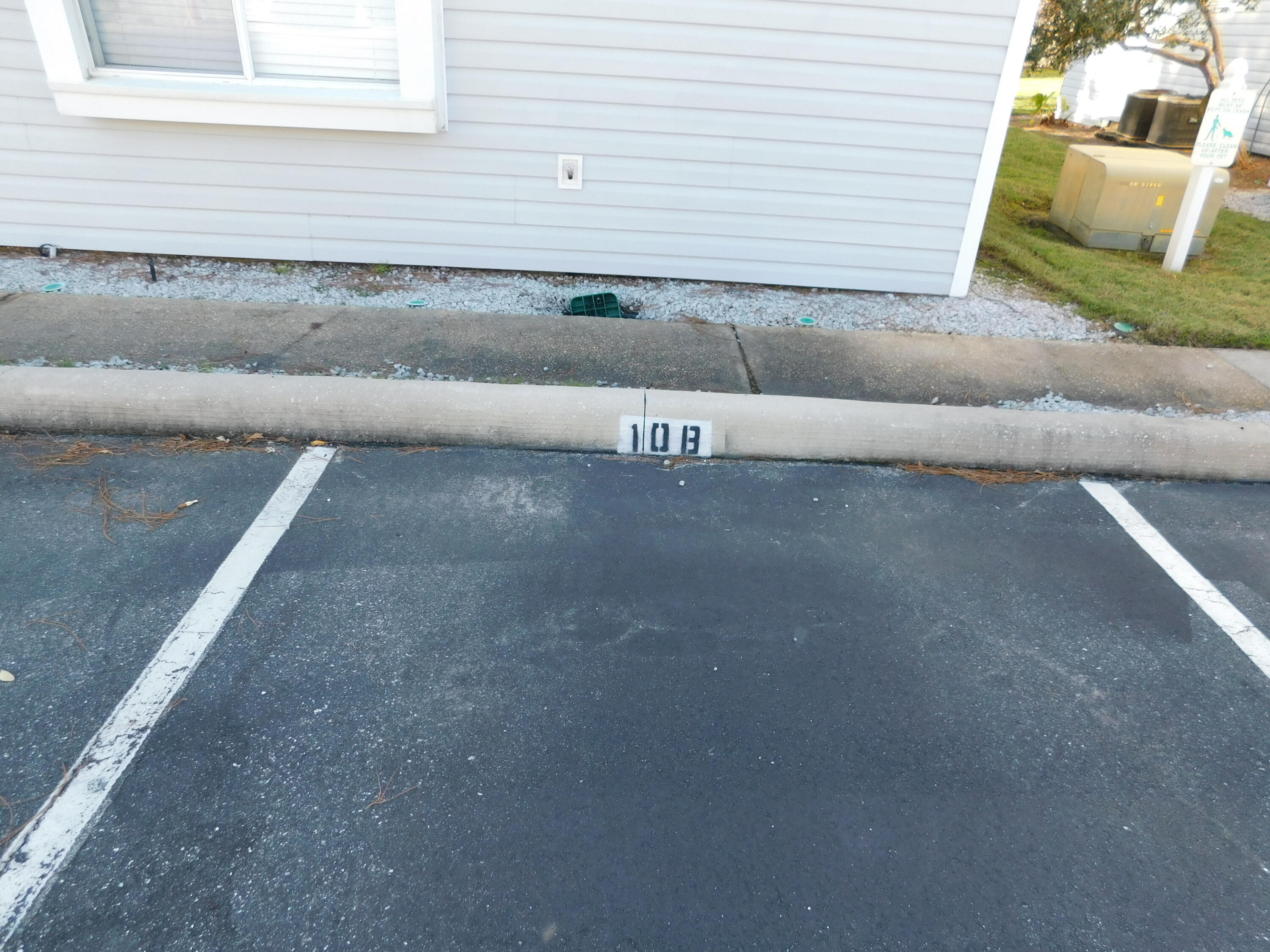 FINISTERRA CONDO - Residential