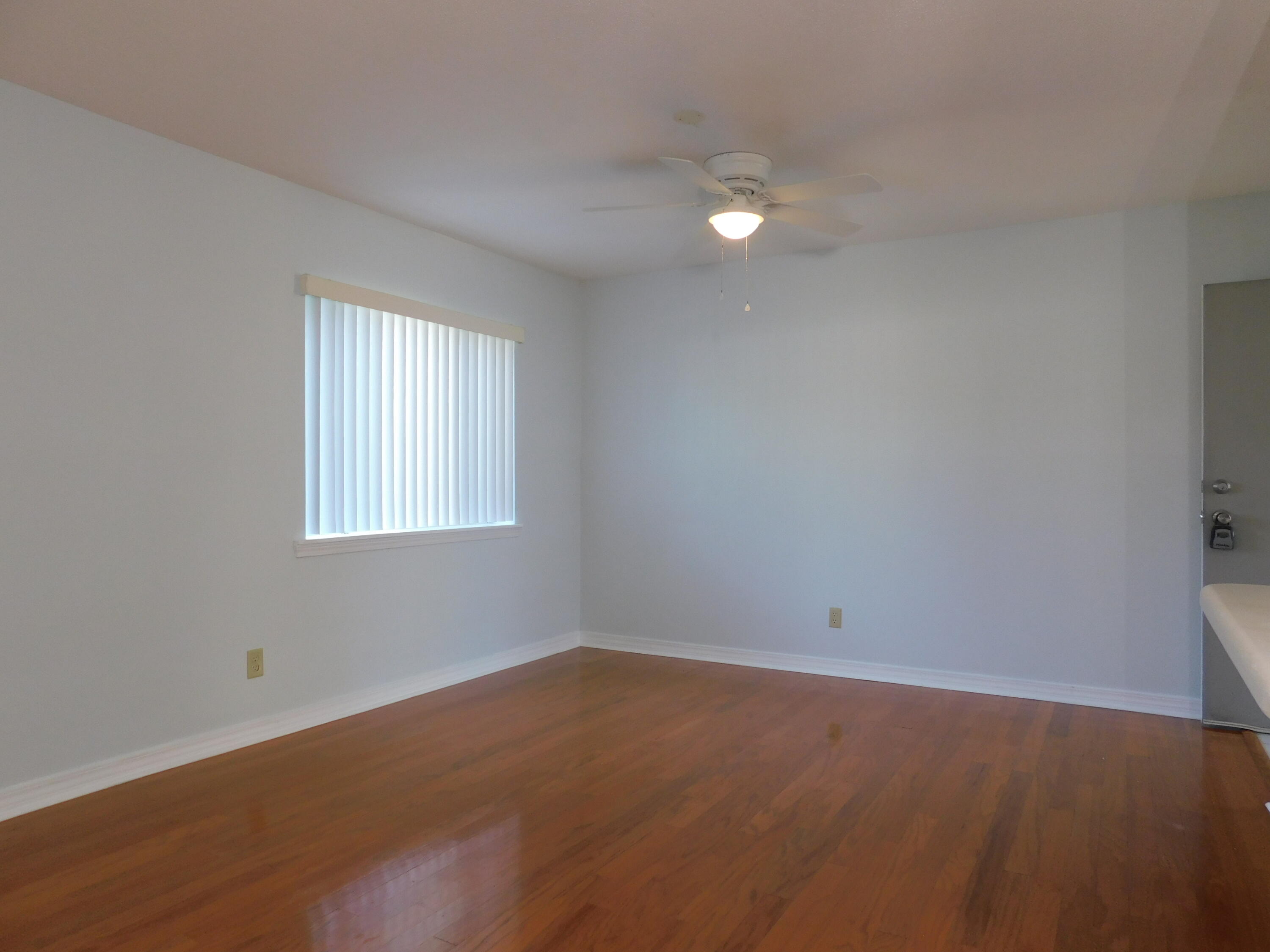 FINISTERRA CONDO - Residential