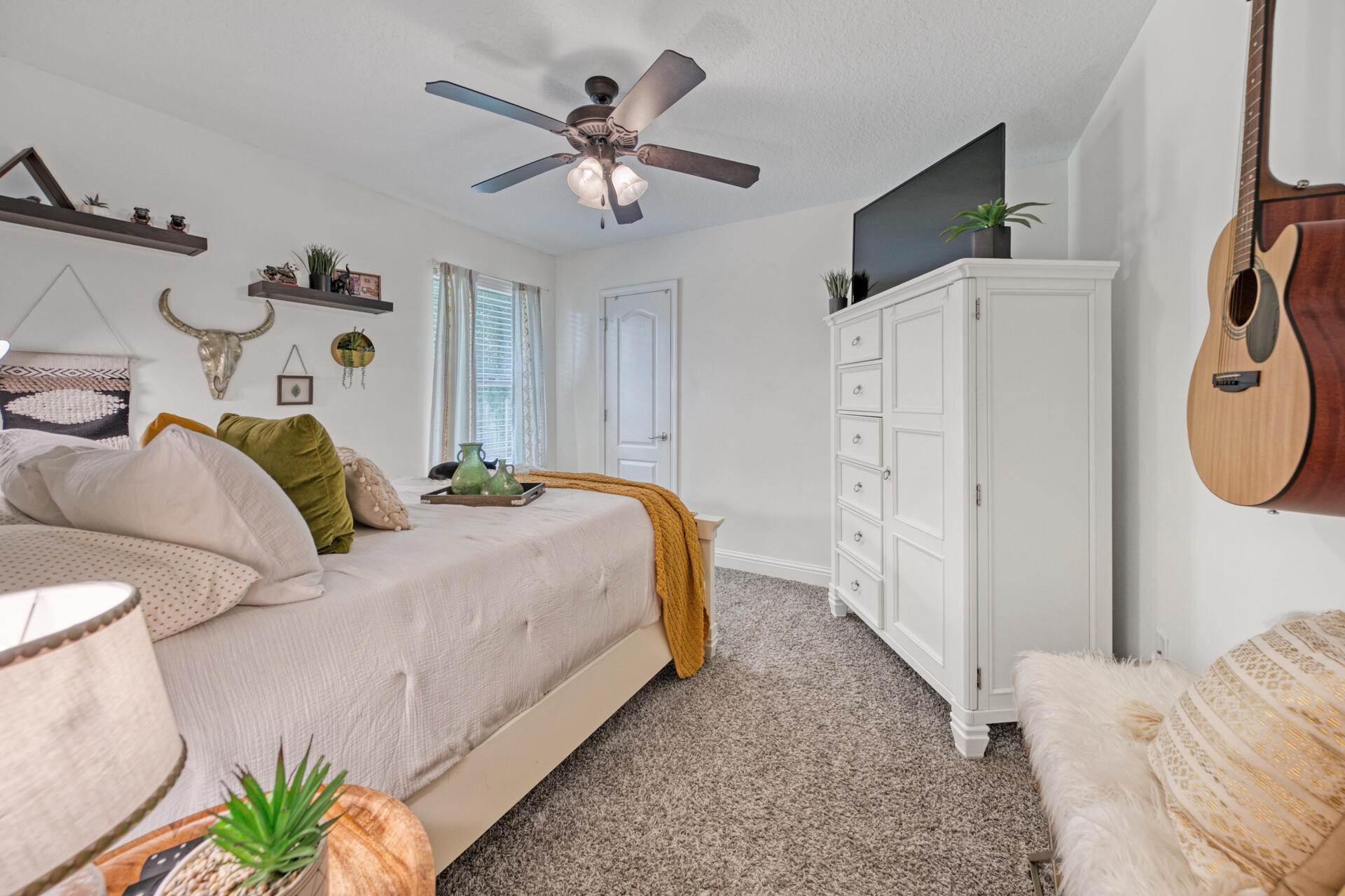 WINDMEADOWS - Residential