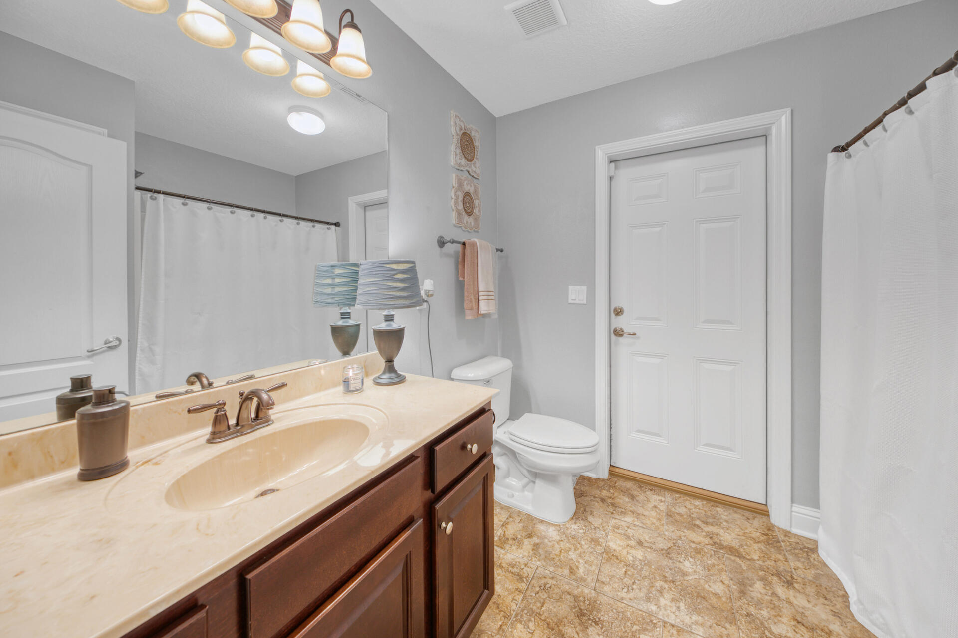 WINDMEADOWS - Residential