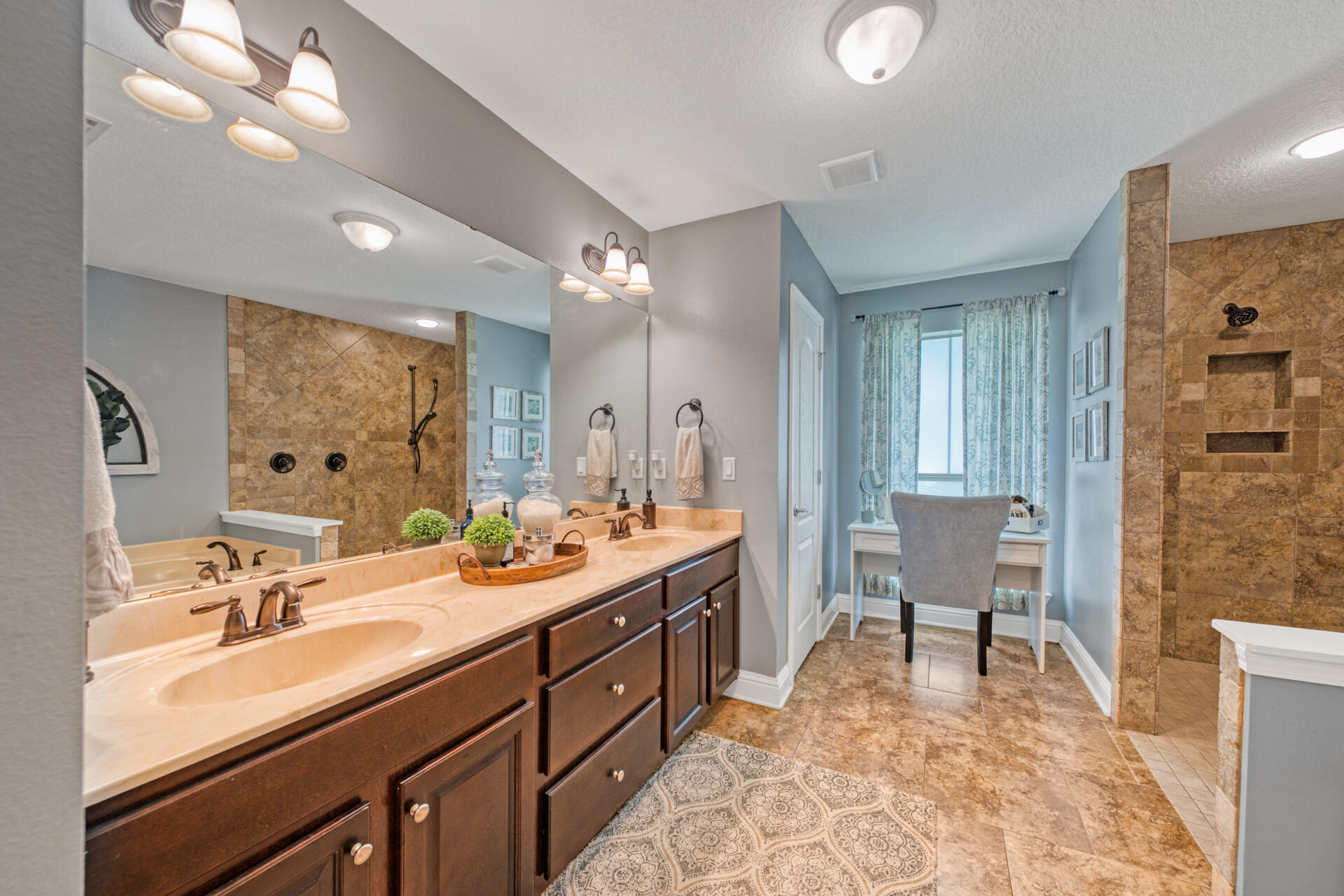 WINDMEADOWS - Residential