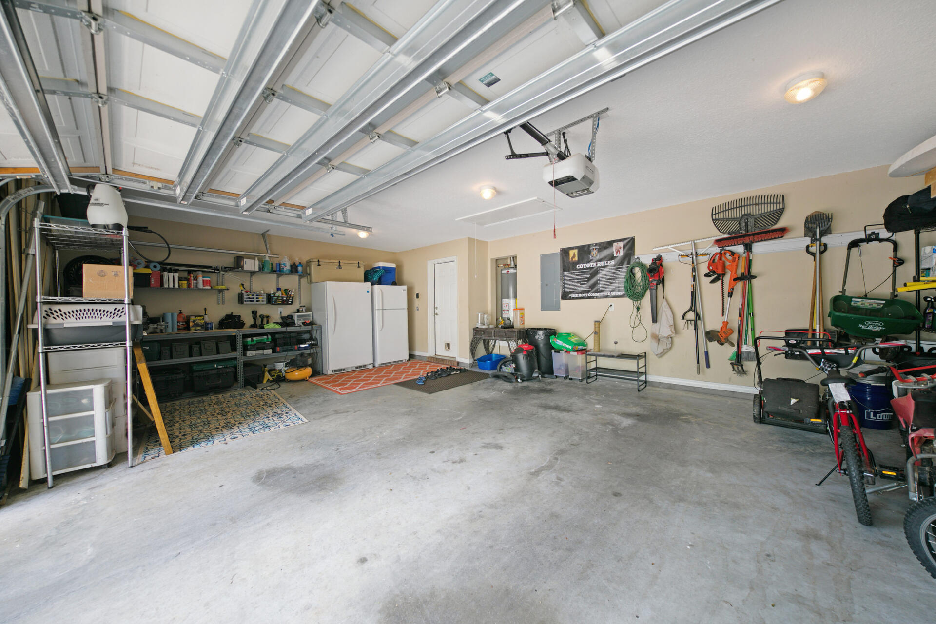 WINDMEADOWS - Residential