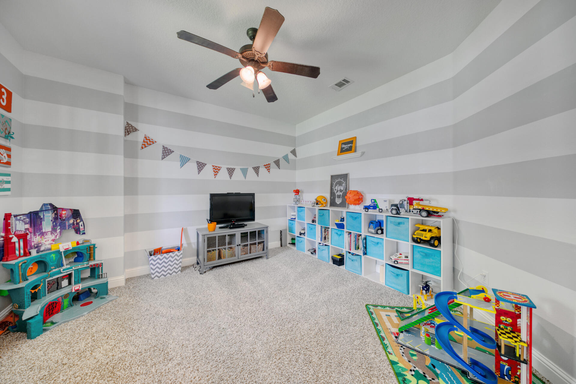 WINDMEADOWS - Residential