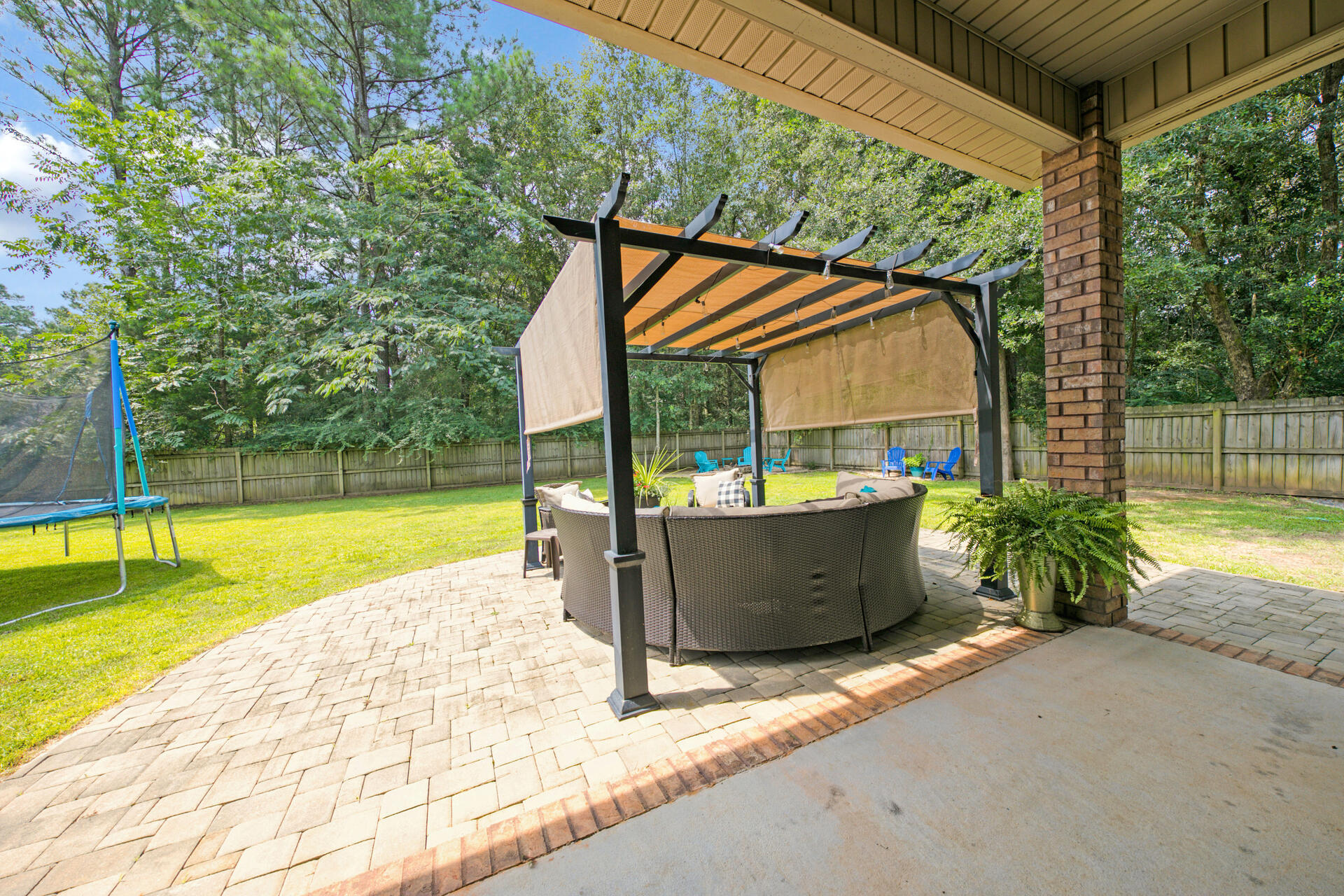 WINDMEADOWS - Residential