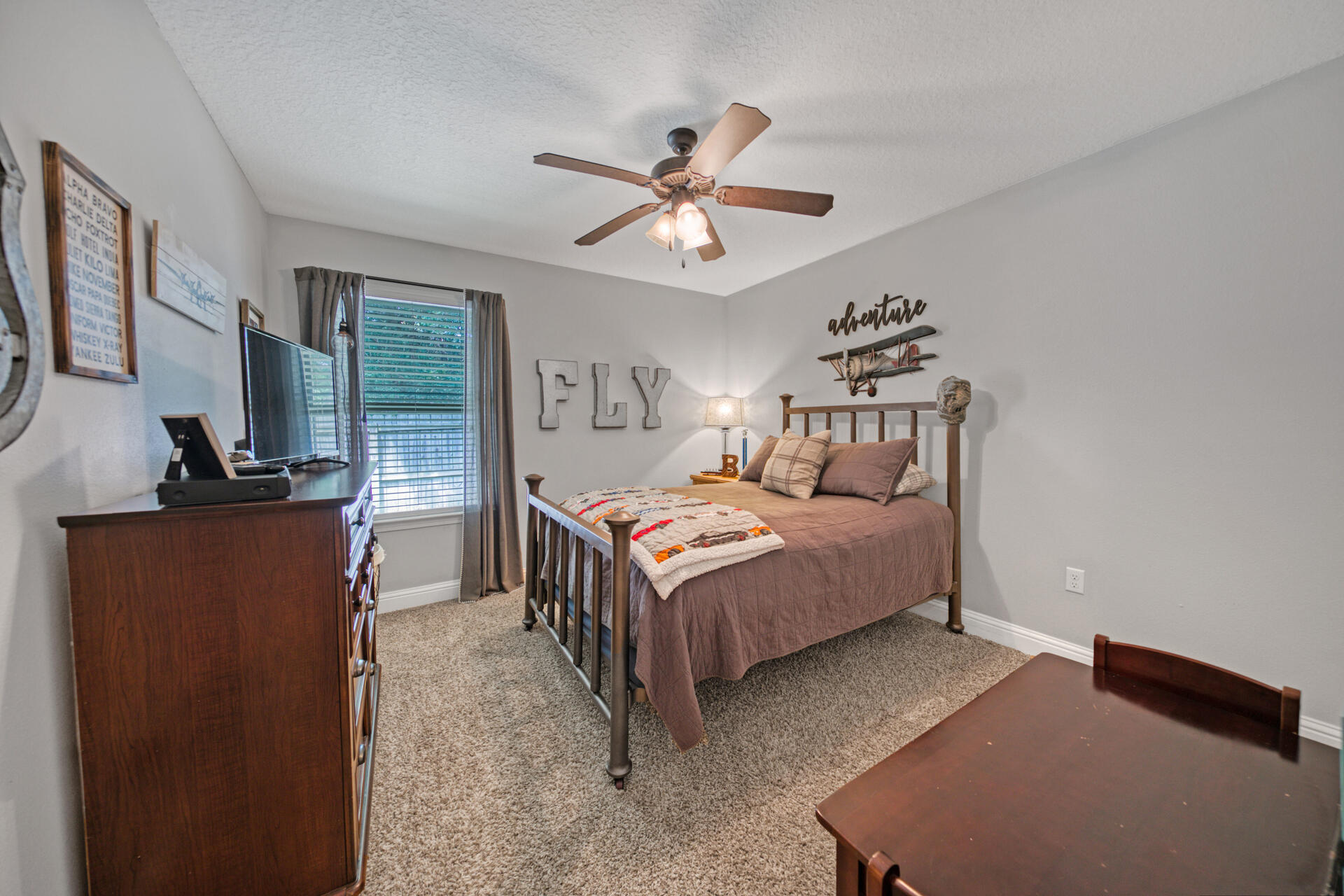 WINDMEADOWS - Residential