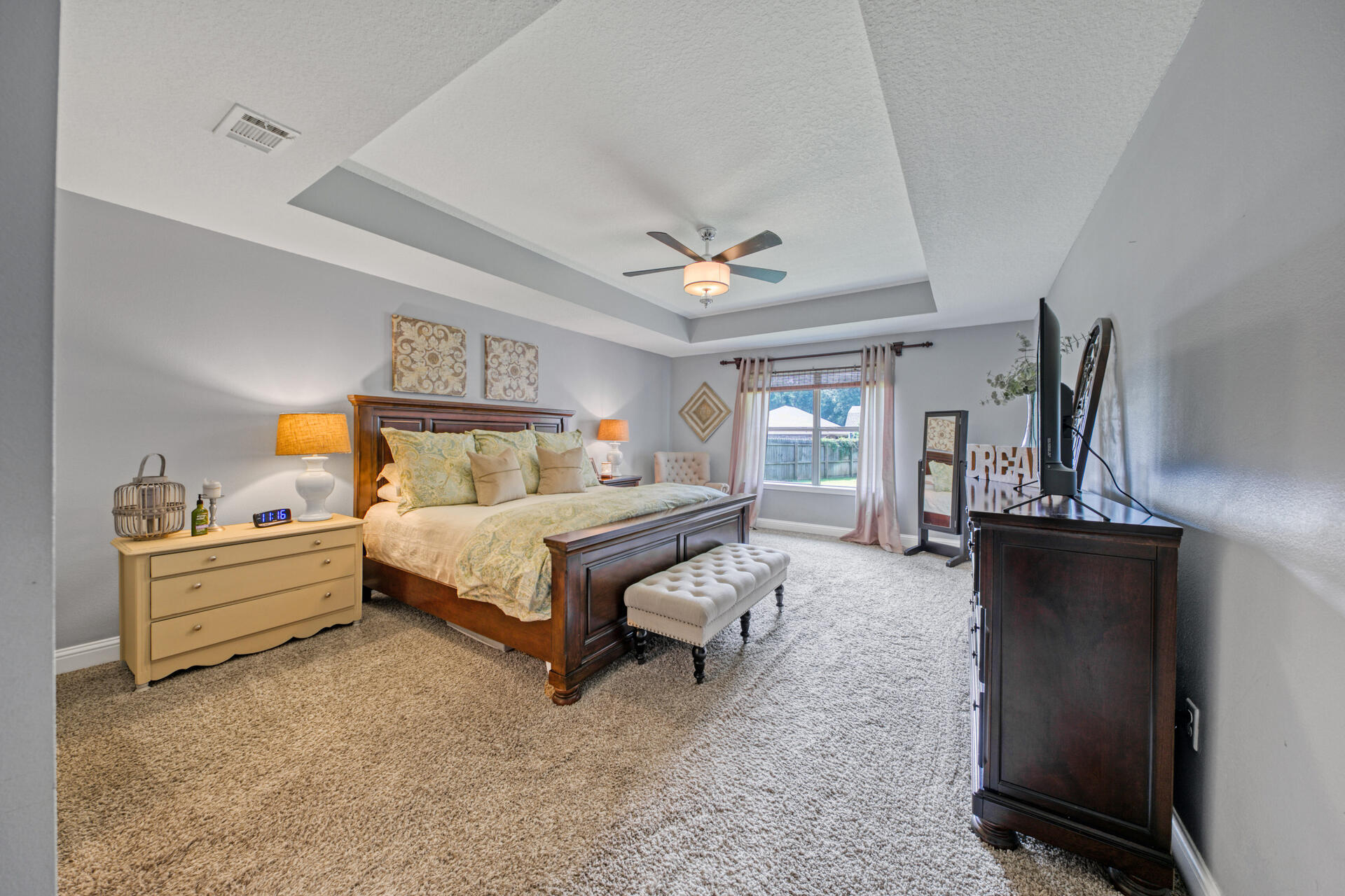 WINDMEADOWS - Residential