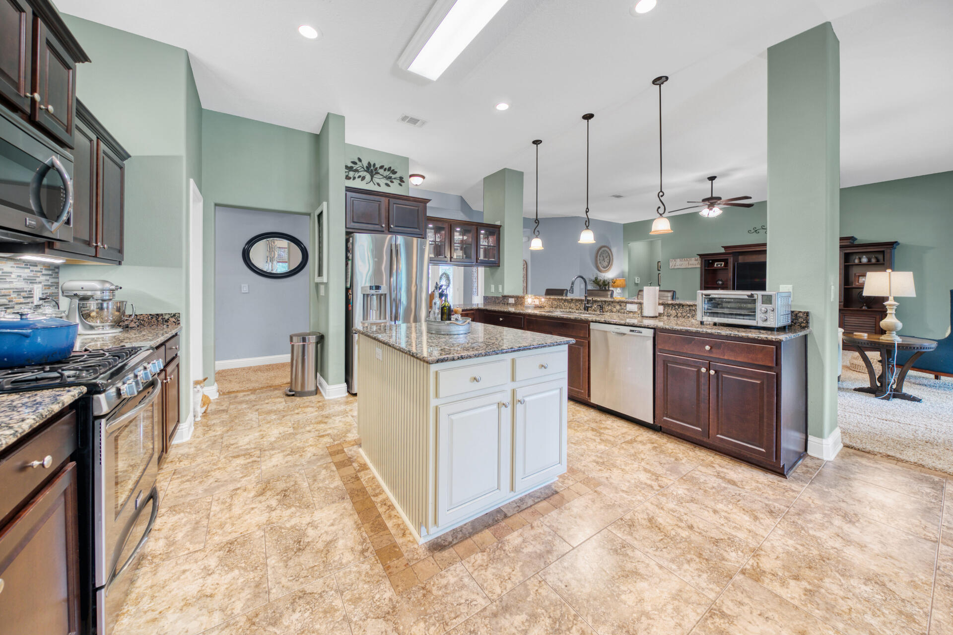 WINDMEADOWS - Residential