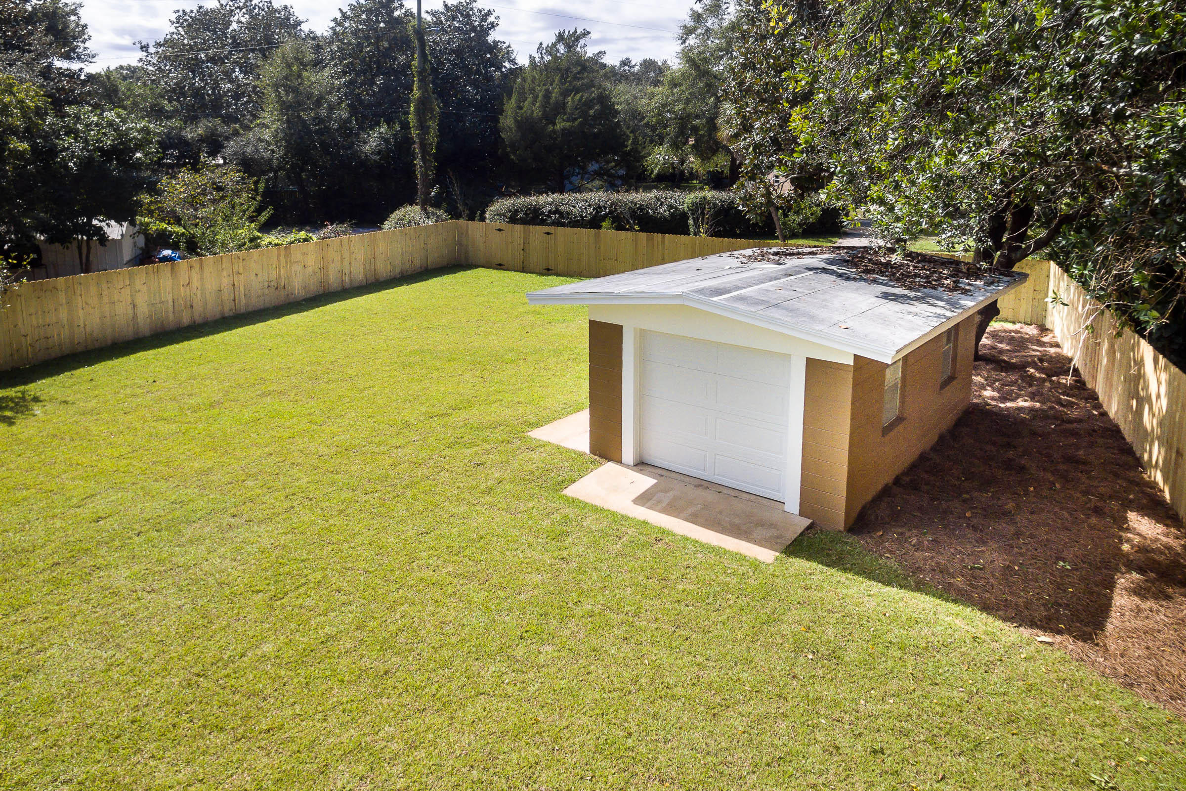 Ocean City/ Wright Fire. Within 0.3 miles of Shalimar Bridge. - Residential