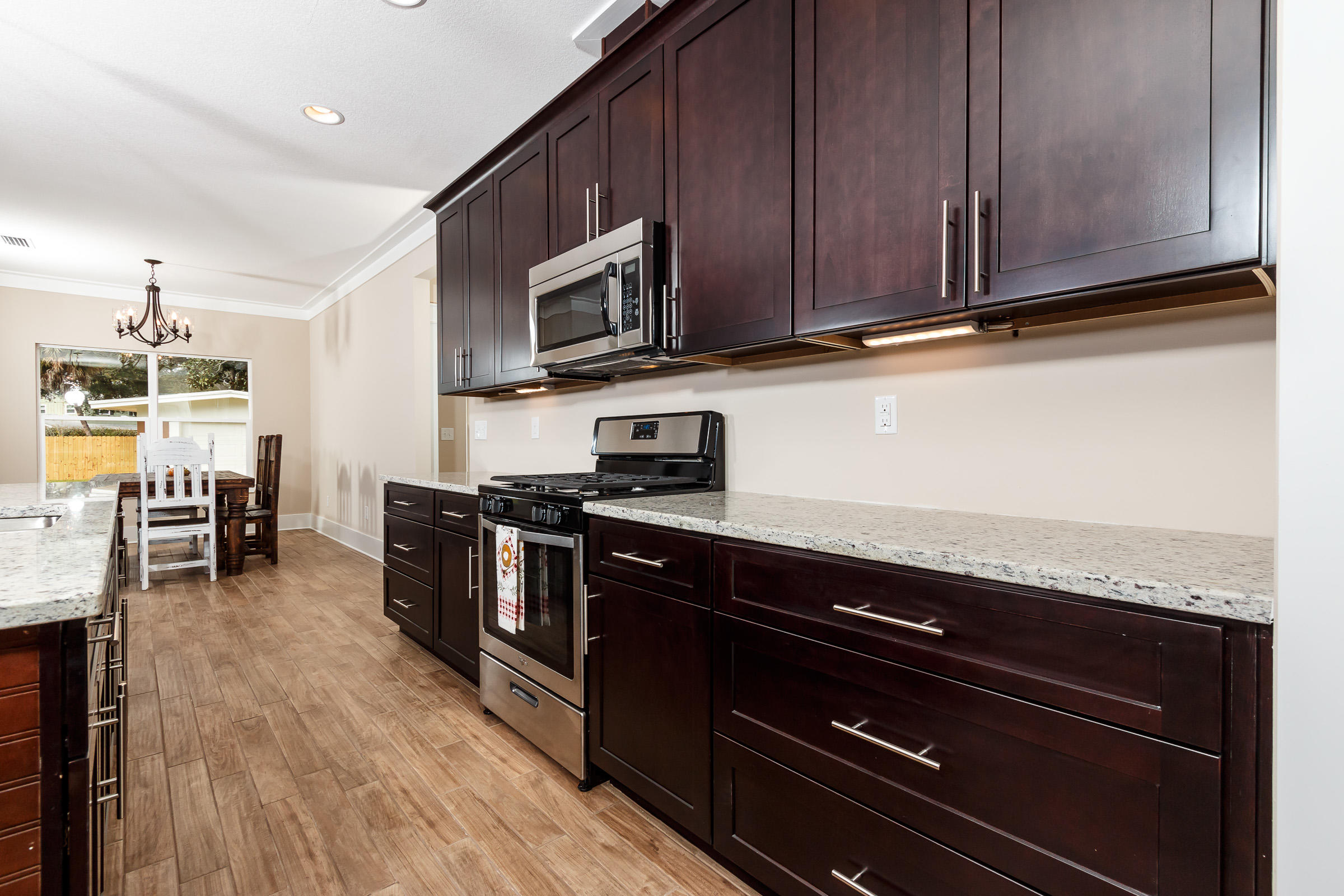 Ocean City/ Wright Fire. Within 0.3 miles of Shalimar Bridge. - Residential