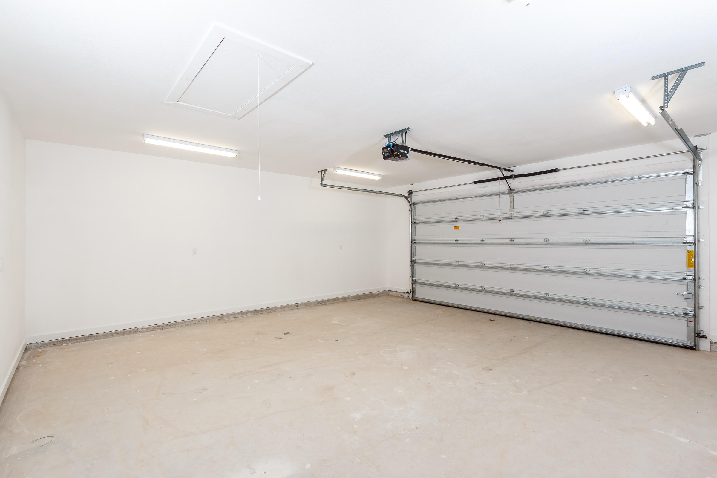 Ocean City/ Wright Fire. Within 0.3 miles of Shalimar Bridge. - Residential