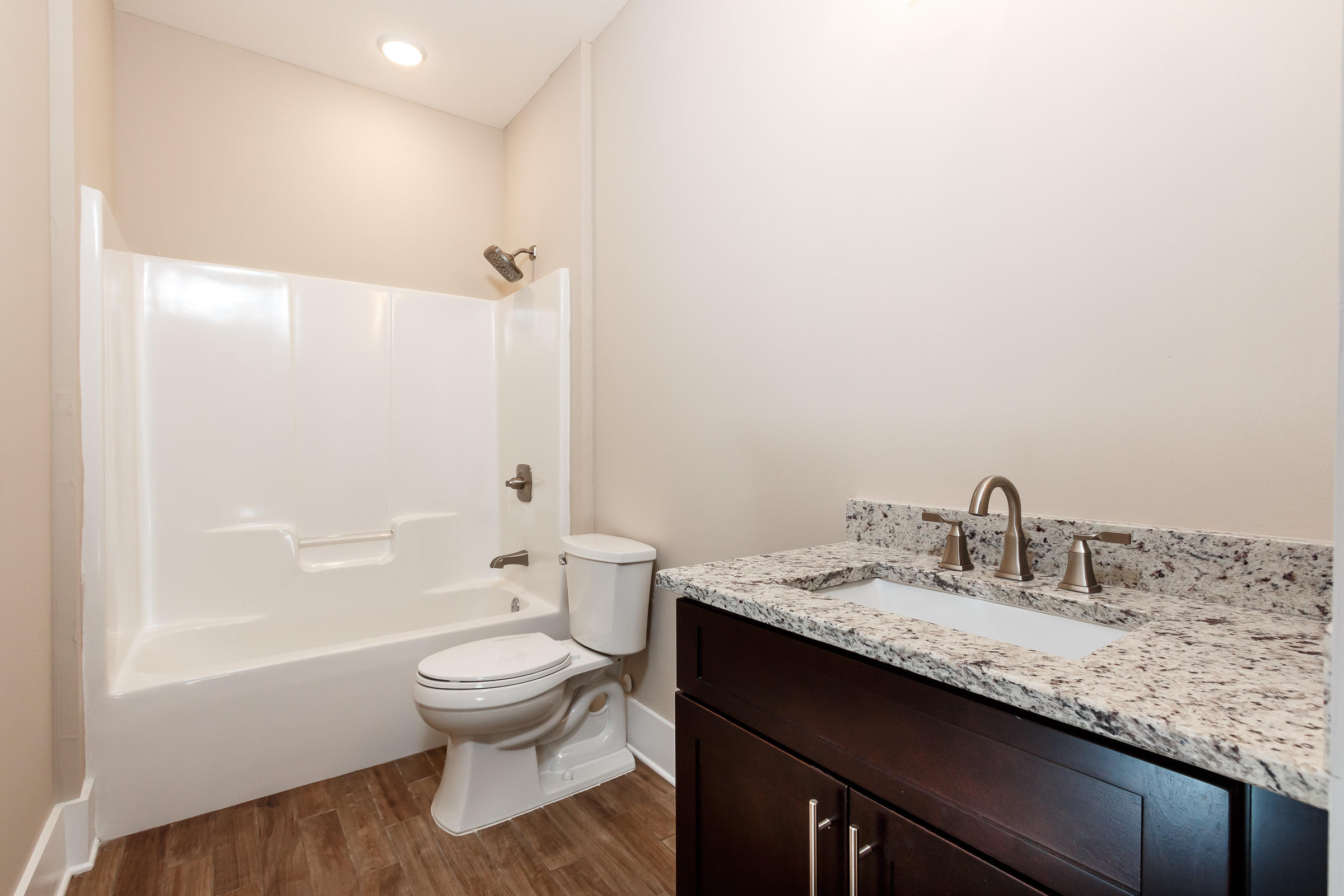 Ocean City/ Wright Fire. Within 0.3 miles of Shalimar Bridge. - Residential