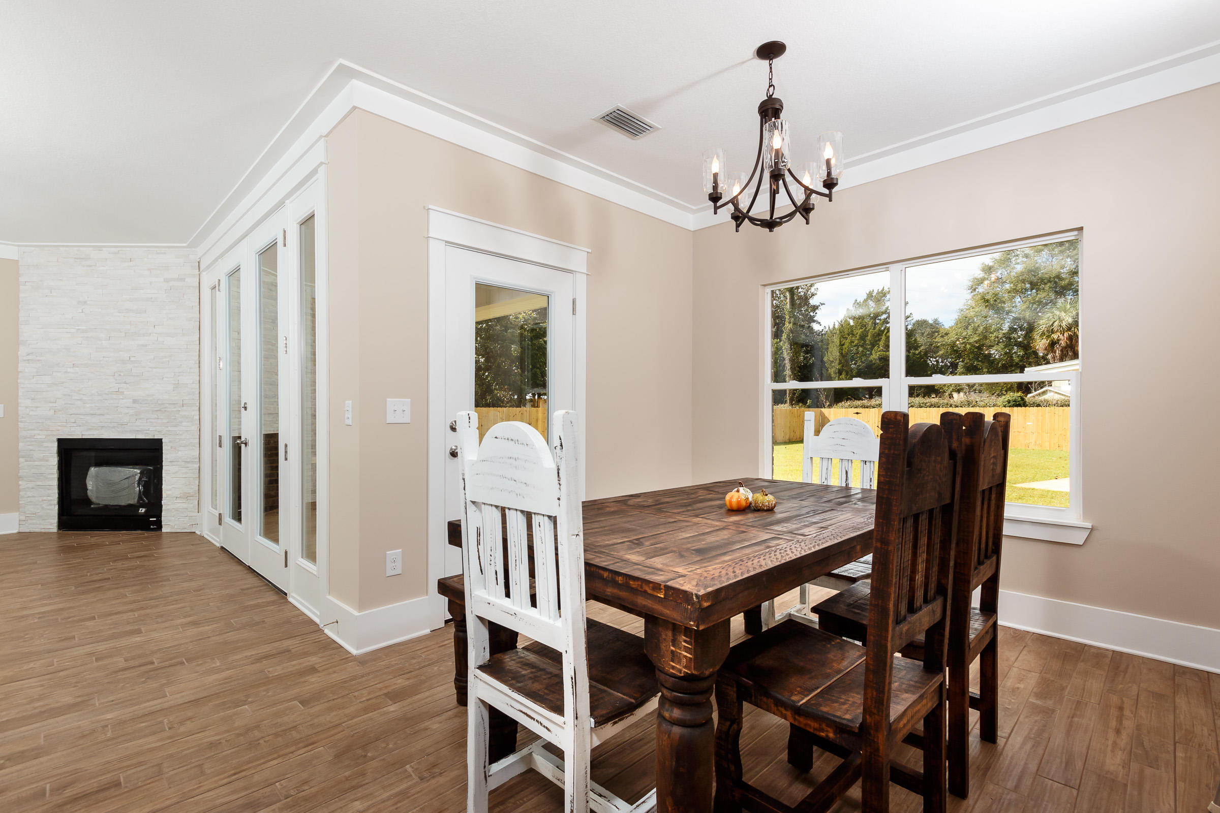 Ocean City/ Wright Fire. Within 0.3 miles of Shalimar Bridge. - Residential