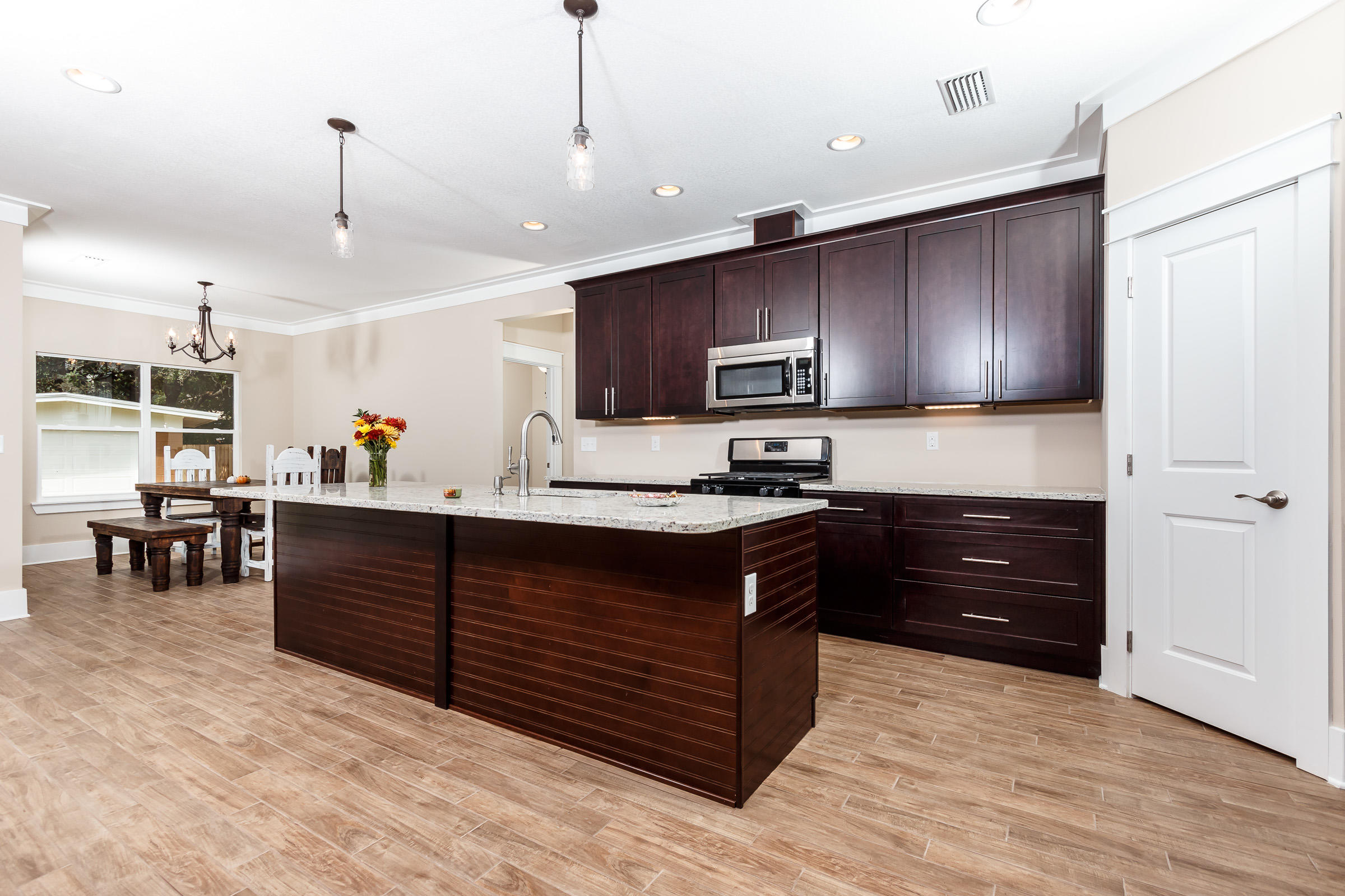 Ocean City/ Wright Fire. Within 0.3 miles of Shalimar Bridge. - Residential