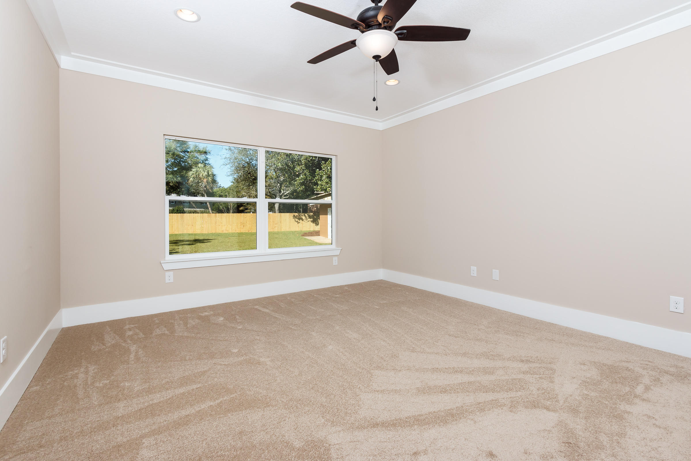 Ocean City/ Wright Fire. Within 0.3 miles of Shalimar Bridge. - Residential