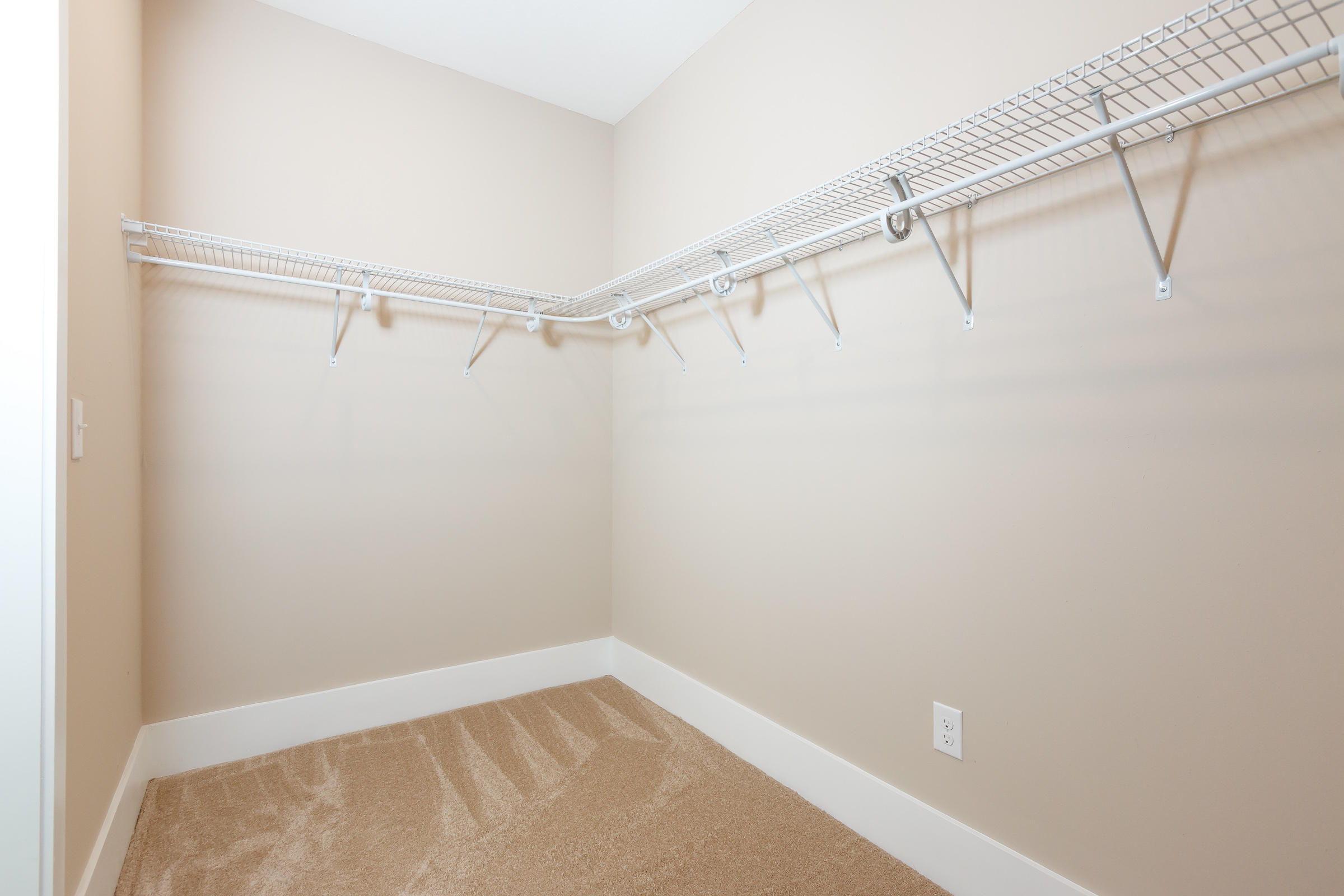 Ocean City/ Wright Fire. Within 0.3 miles of Shalimar Bridge. - Residential