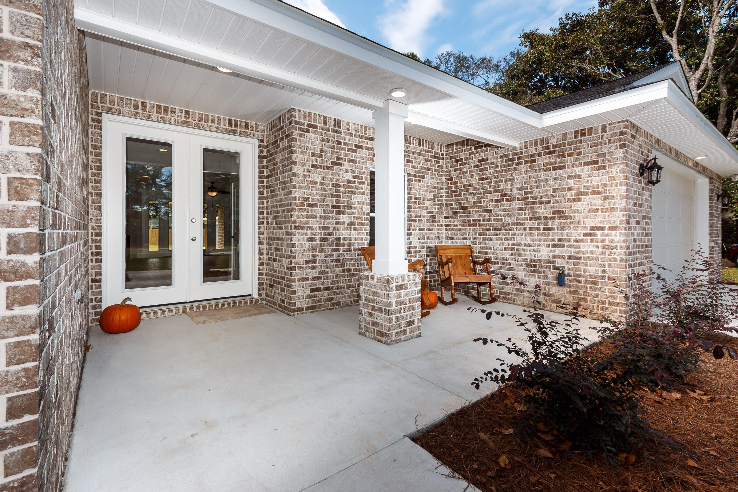 Ocean City/ Wright Fire. Within 0.3 miles of Shalimar Bridge. - Residential