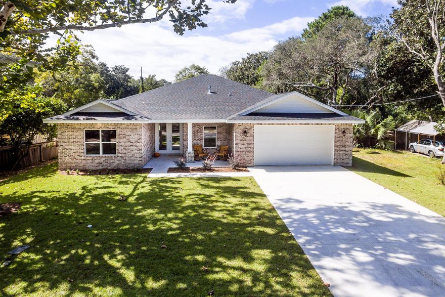 NEW Construction available in Fort Walton Beach off of the highly desired Beachview Drive! Great open floorplan, raised ceilings, beautiful attention to detail. Master Suite Area complete with spacious walk in shower, free standing tub that sits in the middle of double vanities, and a large master walk in closet directly off of the master bedroom. Four bedroom, three bath with lots of space, and an additional detached garage (20' by 13') in the backyard. Gas range, fireplace, water heater, and hook up on the porch for a grill. Builder's Warranty included, and buyer can choose the kitchen backsplash for installation. This home won't last long, make an appointment to see it today!