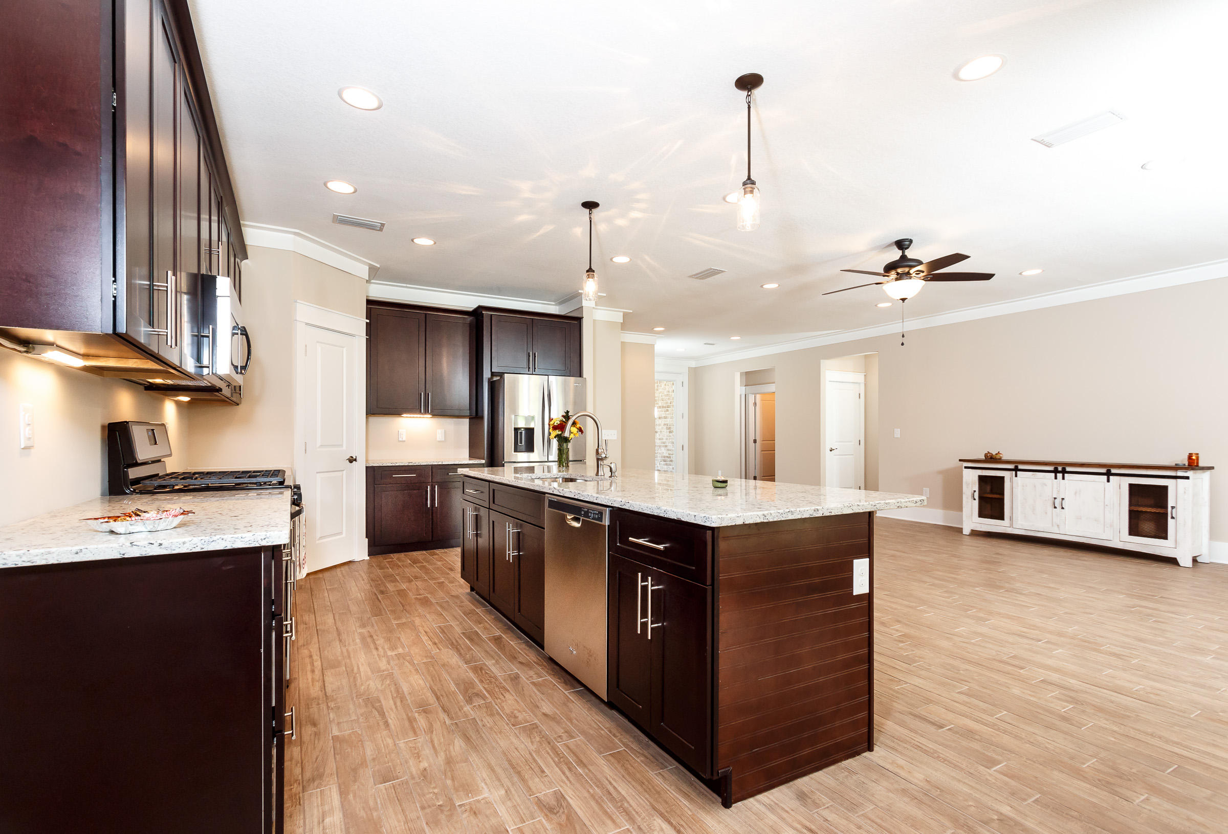 Ocean City/ Wright Fire. Within 0.3 miles of Shalimar Bridge. - Residential