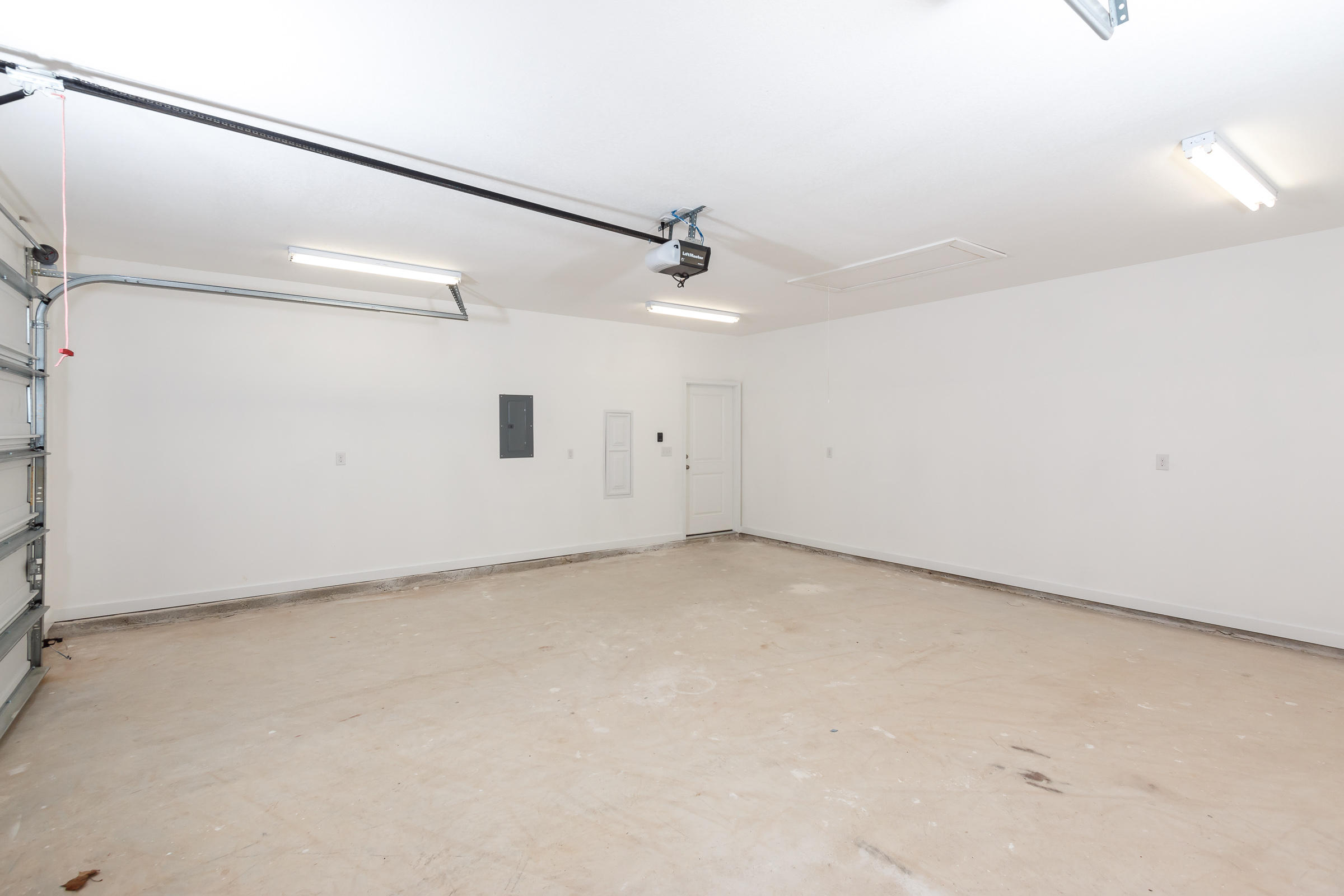 Ocean City/ Wright Fire. Within 0.3 miles of Shalimar Bridge. - Residential