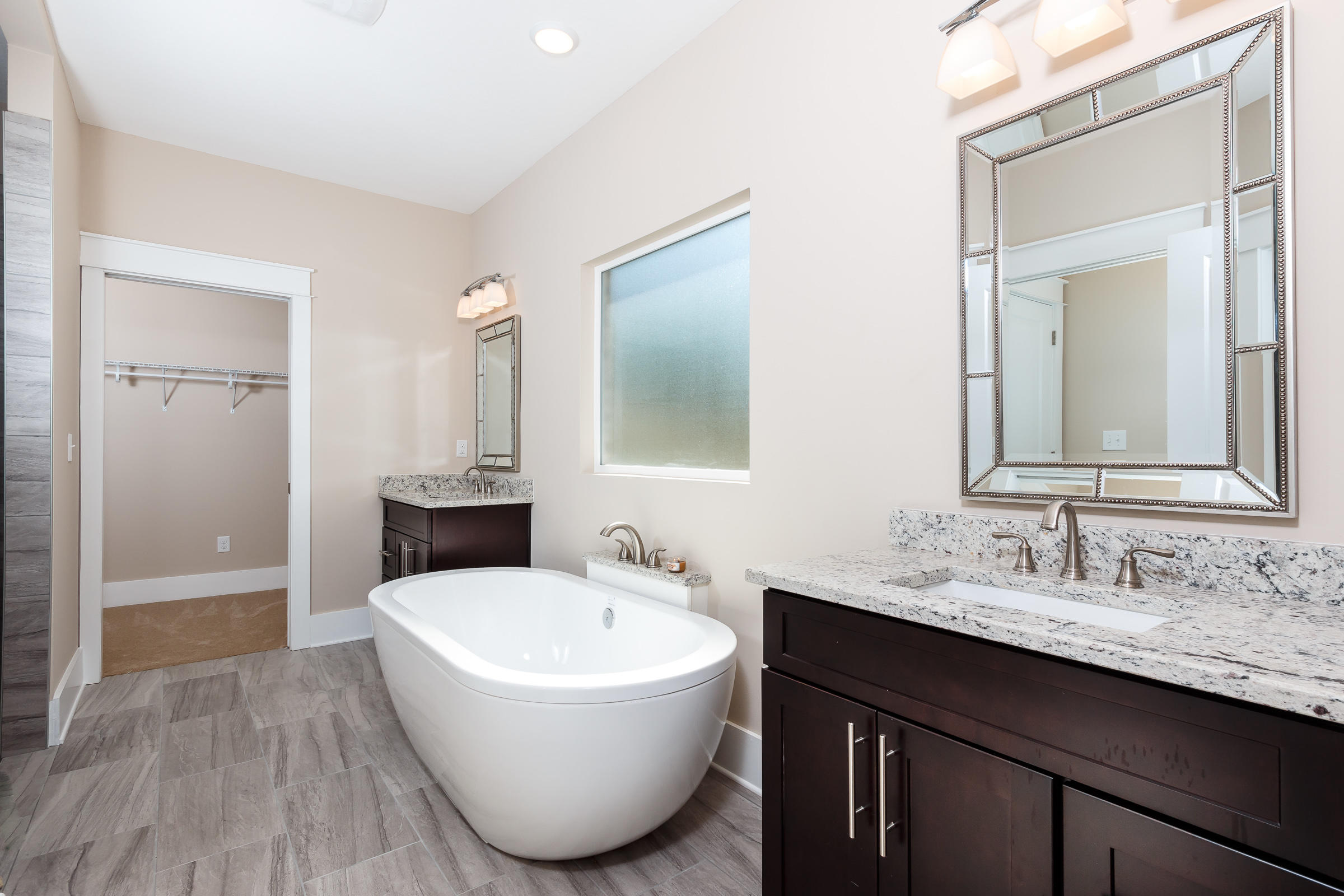 Ocean City/ Wright Fire. Within 0.3 miles of Shalimar Bridge. - Residential