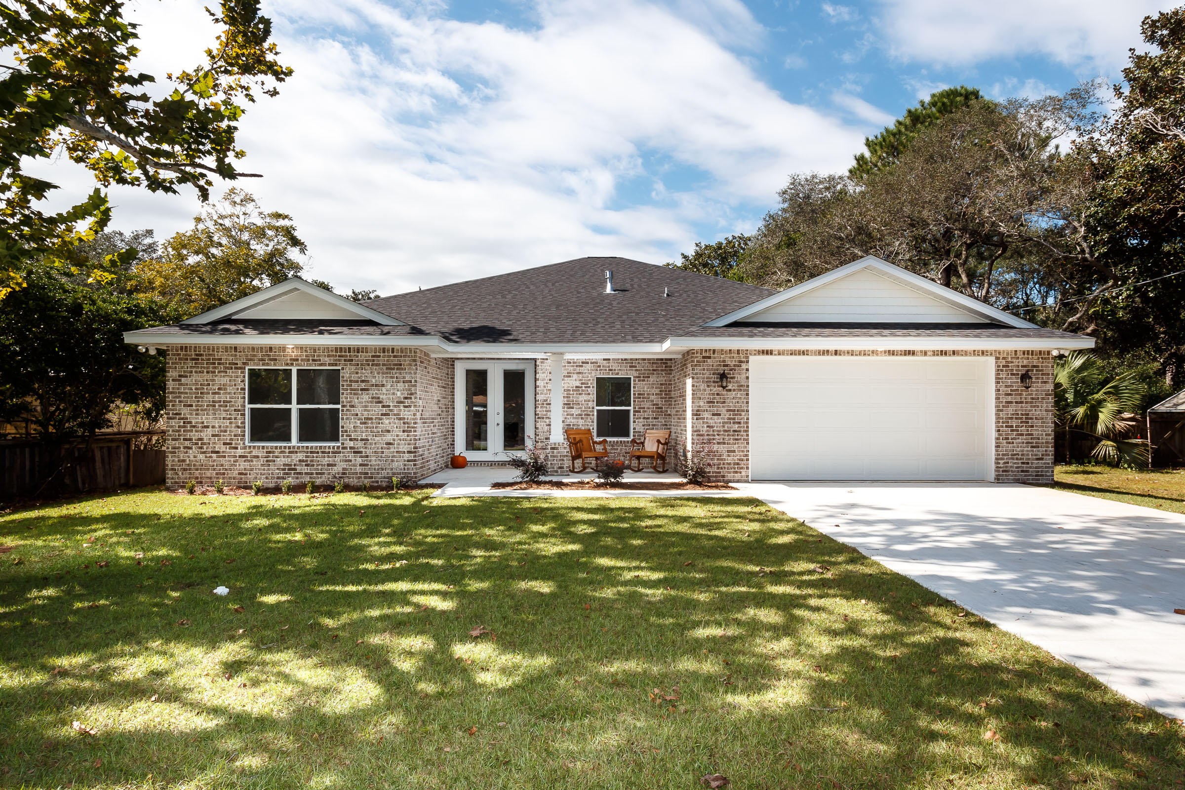 Ocean City/ Wright Fire. Within 0.3 miles of Shalimar Bridge. - Residential